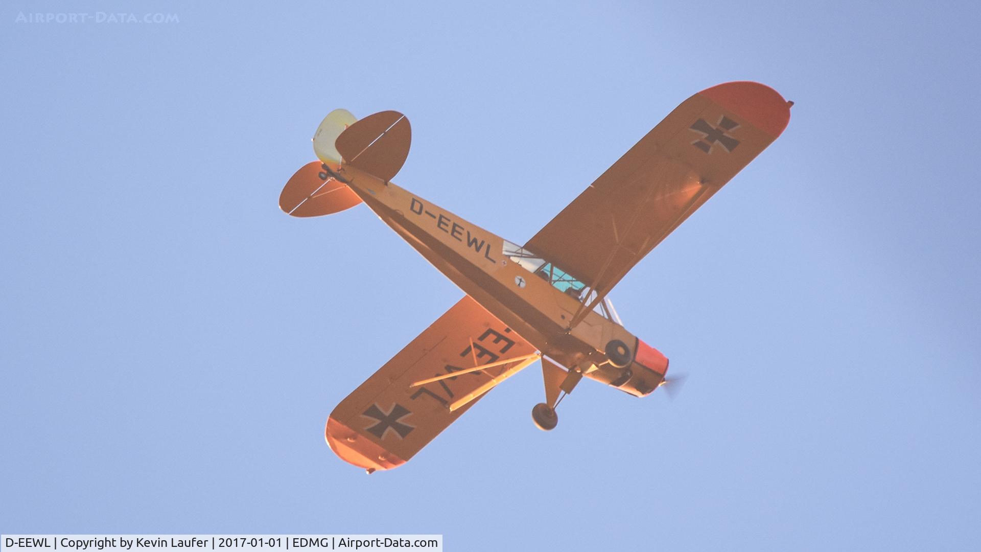 D-EEWL, 1954 Piper L-18C Super Cub (PA-18-95) C/N 18-3448, Im Landeanflug auf den Flugplatz Günzburg-Donauried EDMG 
Günzburg - Bayern - Germany