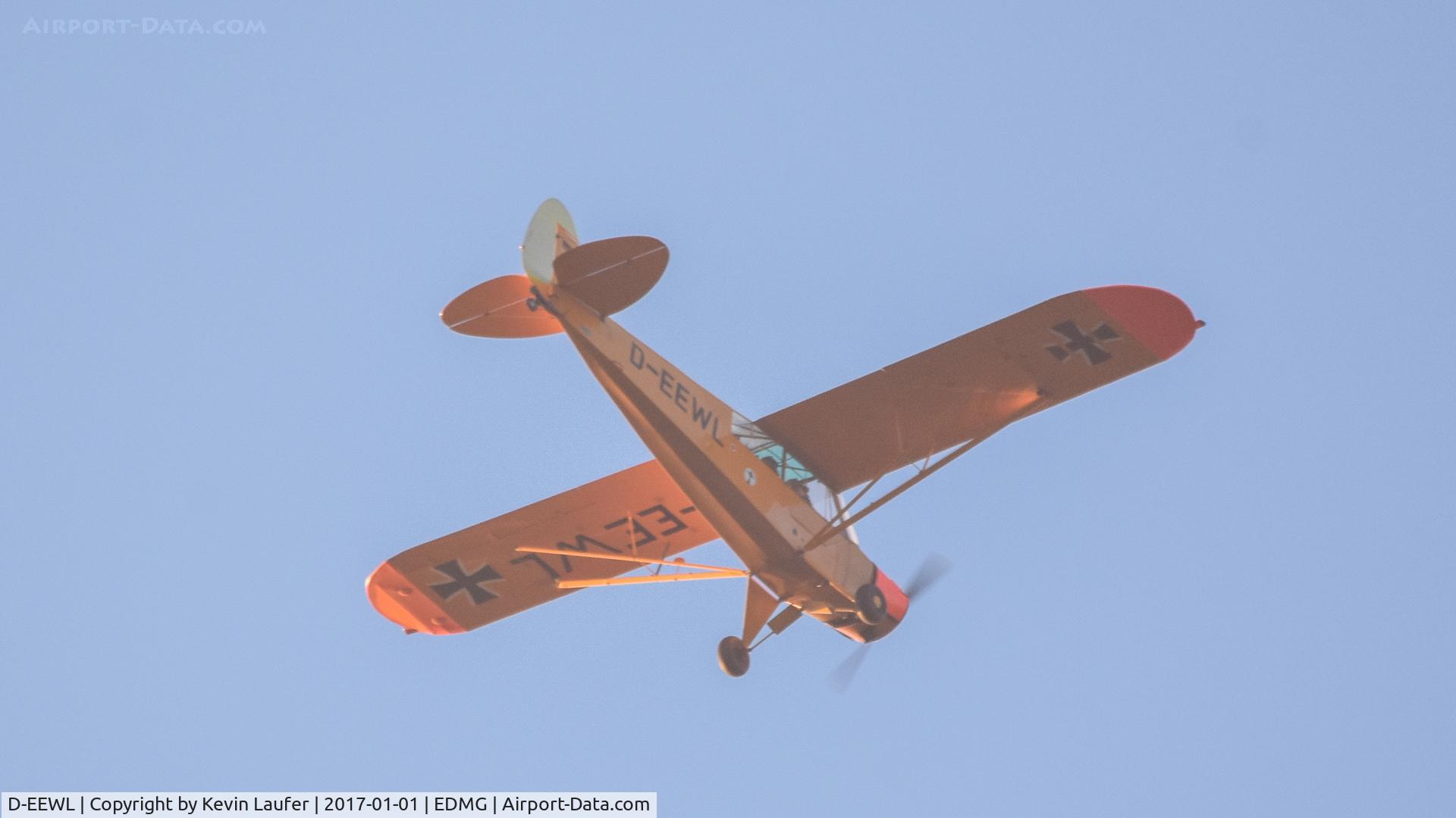D-EEWL, 1954 Piper L-18C Super Cub (PA-18-95) C/N 18-3448, Im Landeanflug auf den Flugplatz Günzburg-Donauried EDMG
Günzburg - Bayern - Germany