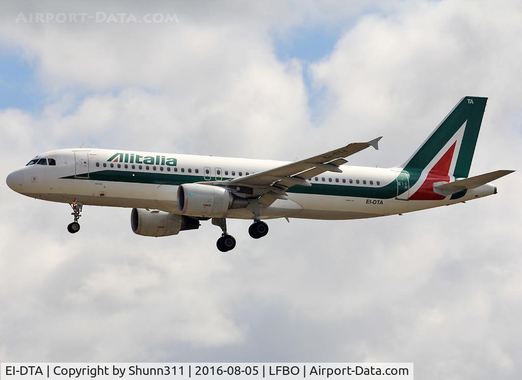 EI-DTA, 2008 Airbus A320-216 C/N 3732, Landing rwy 32L