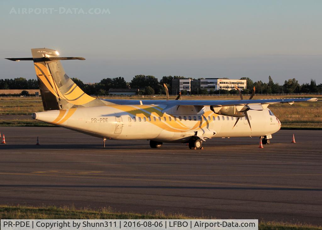 PR-PDE, 1998 ATR 72-212A C/N 565, Parked at the General Aviation without titles... Returned to lessor