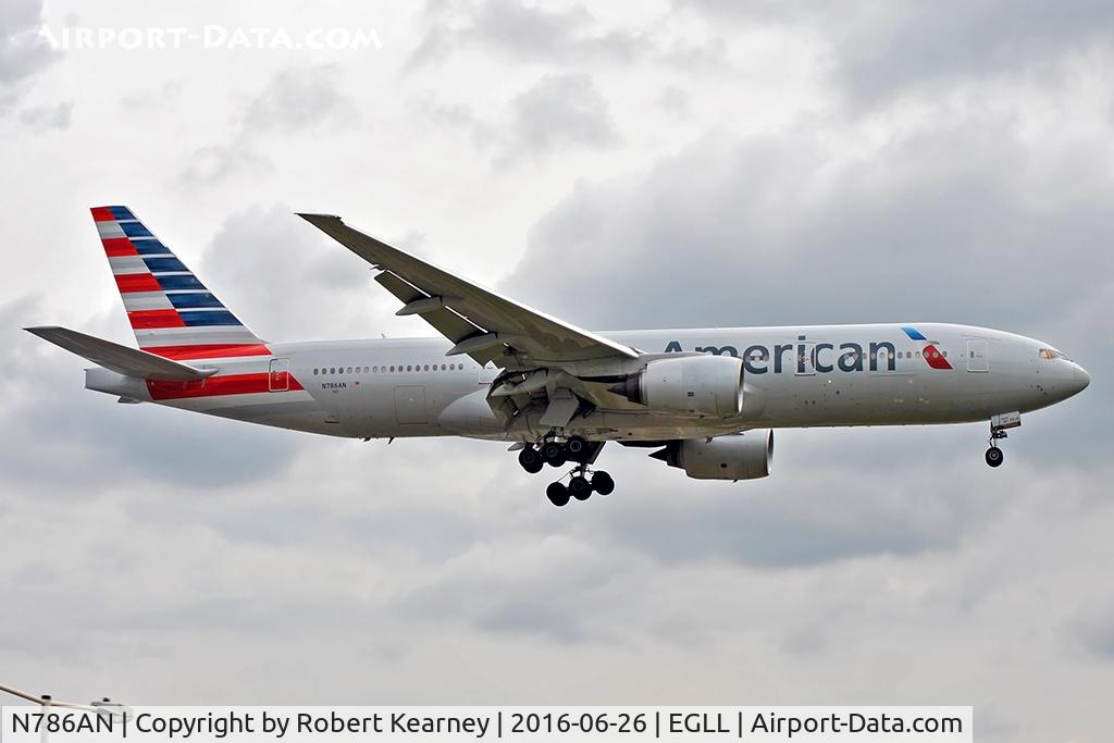 N786AN, 2000 Boeing 777-223 C/N 30250, Arriving 27R