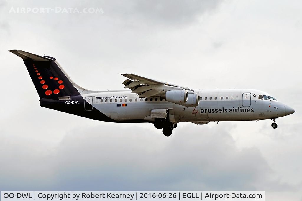 OO-DWL, 1999 British Aerospace Avro 146-RJ100 C/N E3361, Arriving 27R