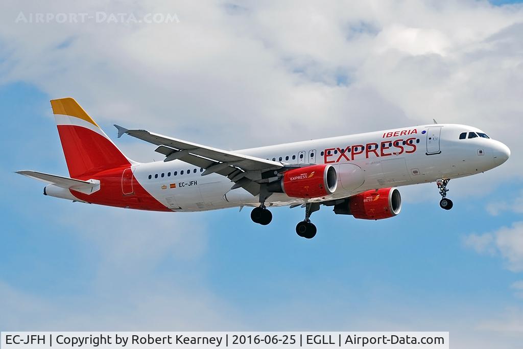 EC-JFH, 2003 Airbus A320-214 C/N 2104, Arriving 27R