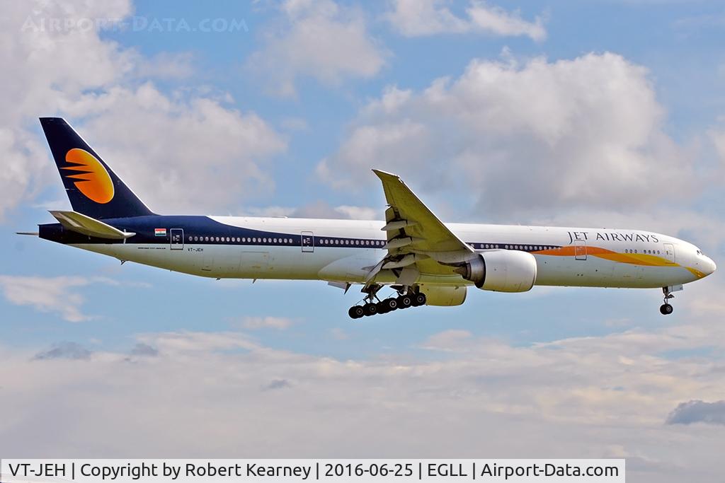 VT-JEH, 2007 Boeing 777-35R/ER C/N 35166, Arriving 27R