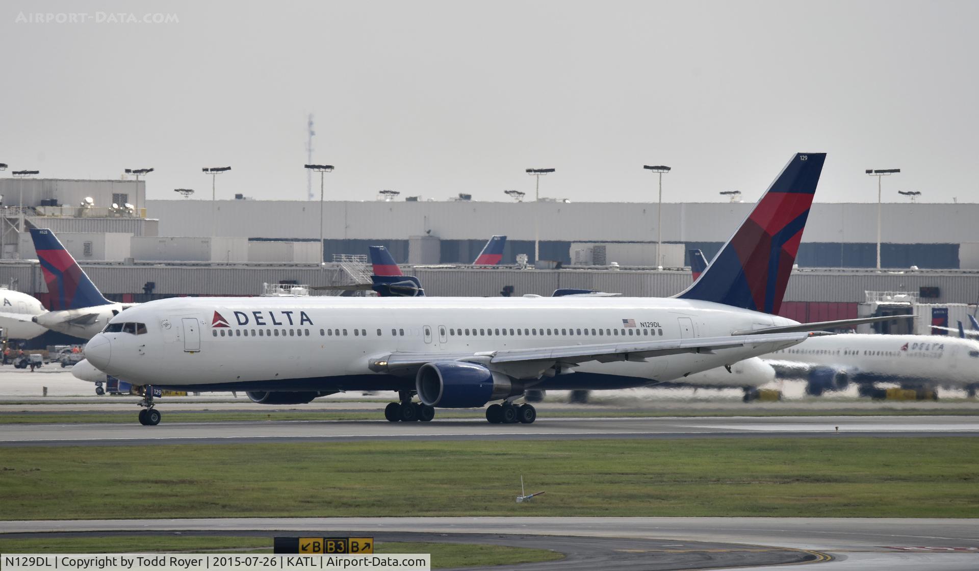 N129DL, 1988 Boeing 767-332 C/N 24079, Departing Atlanta