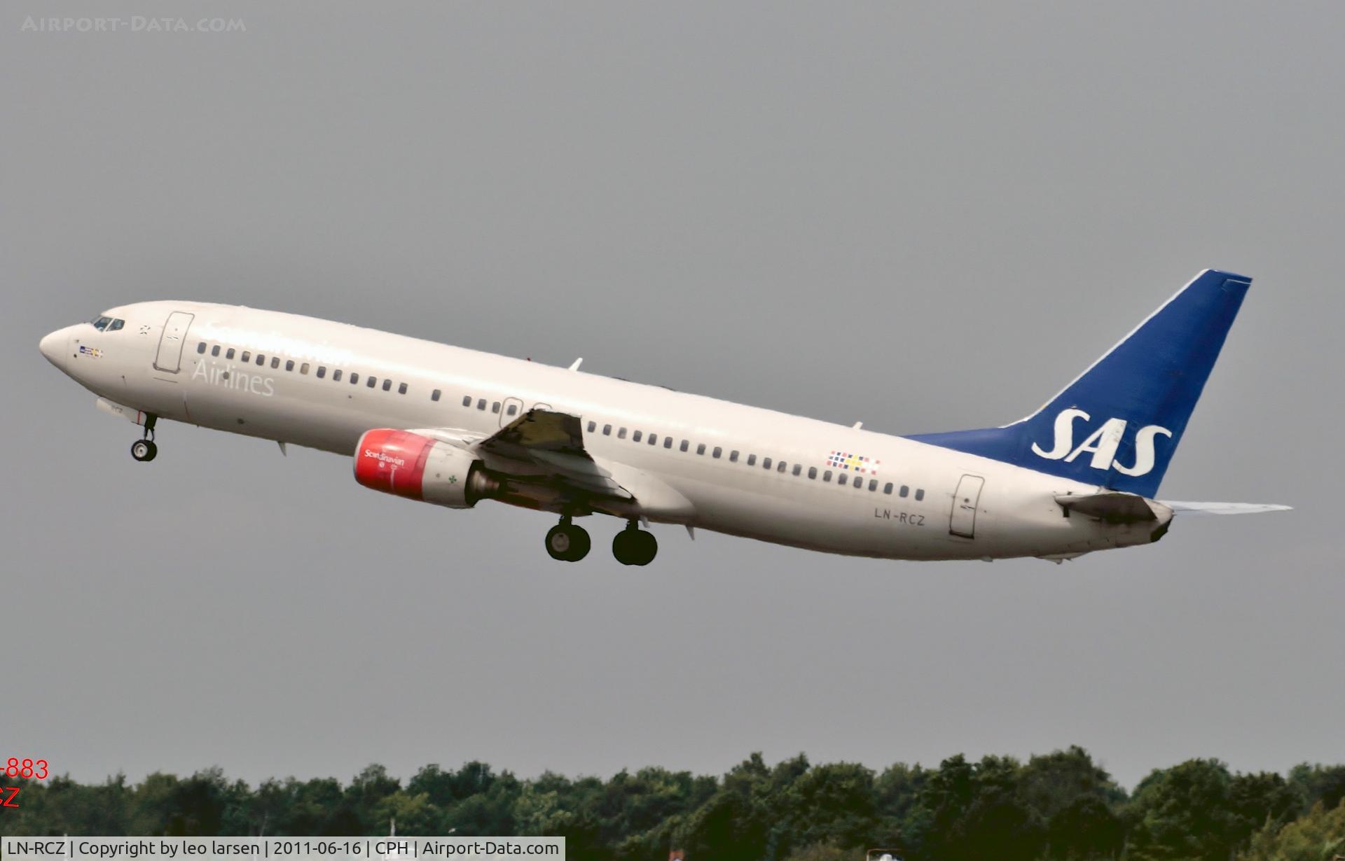 LN-RCZ, 2001 Boeing 737-883 C/N 30197, Copenhagen 16.6.11