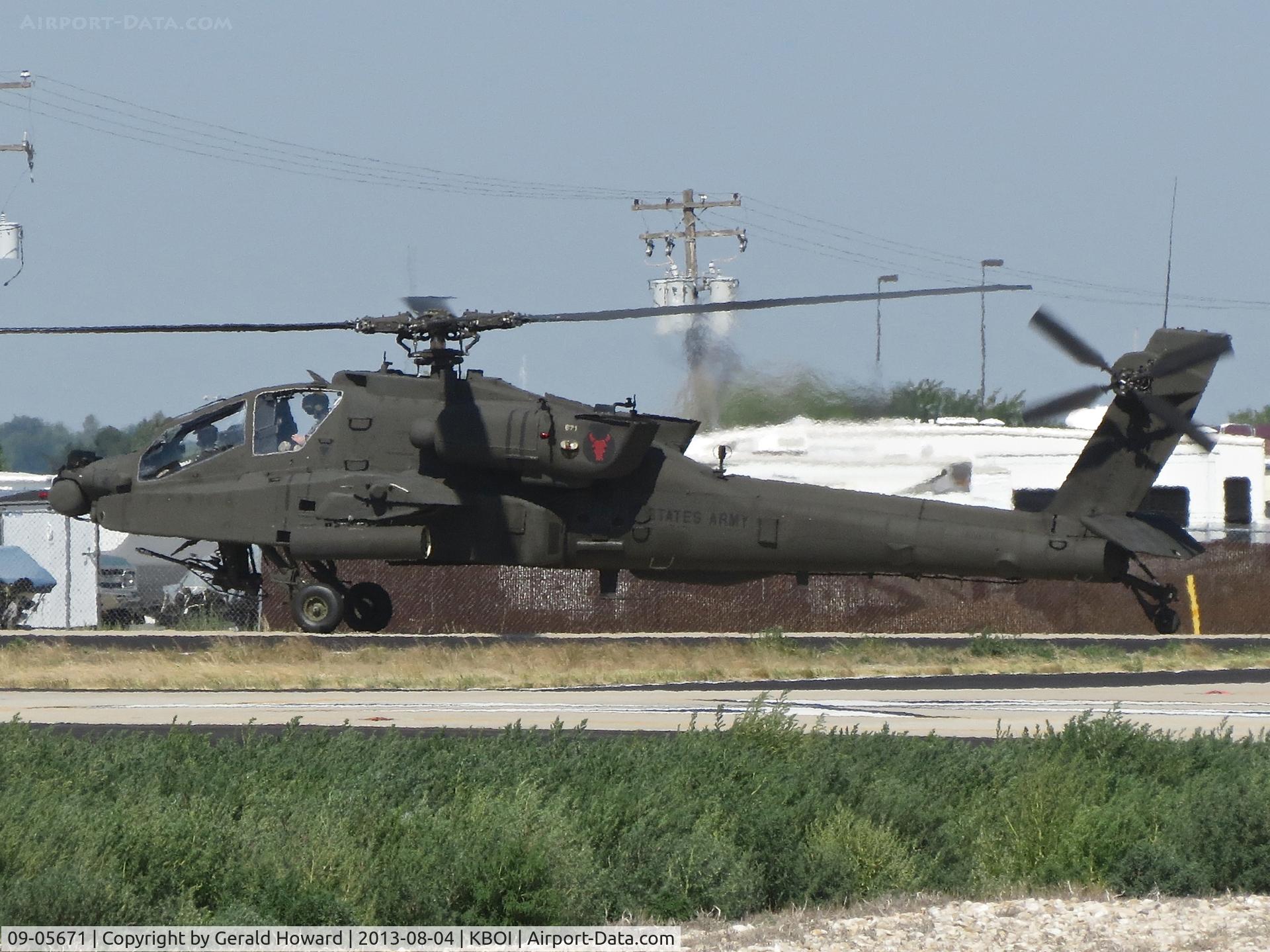 09-05671, 2009 Boeing AH-64D Longbow Apache C/N PVD671, Taxi back to hangers.