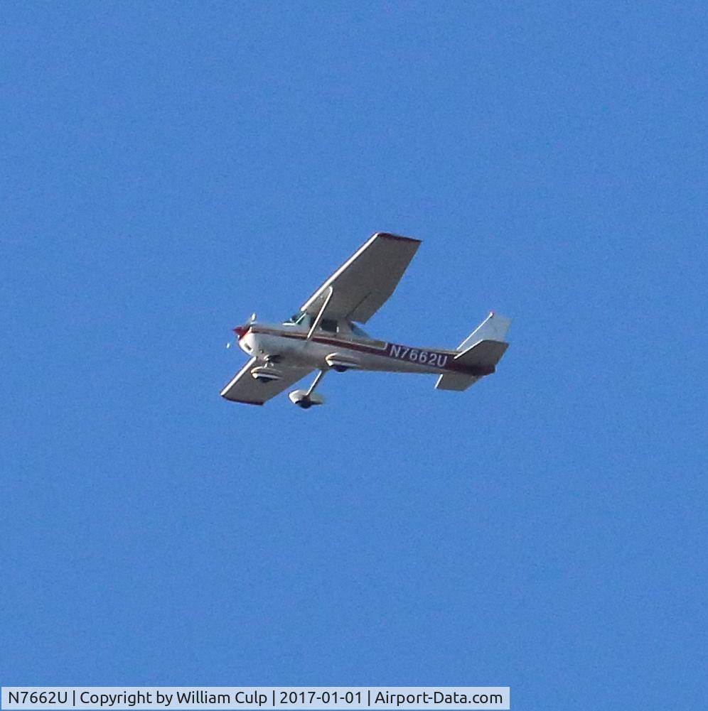 N7662U, 1976 Cessna 150M C/N 15077788, It was flying over Peace Valley Park, Bucks County Pa.