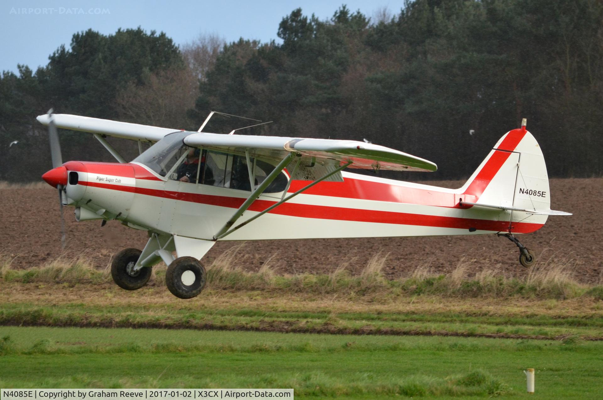 N4085E, 1978 Piper PA-18-150 Super Cub C/N 18-7809059, Landing at Northrepps.
