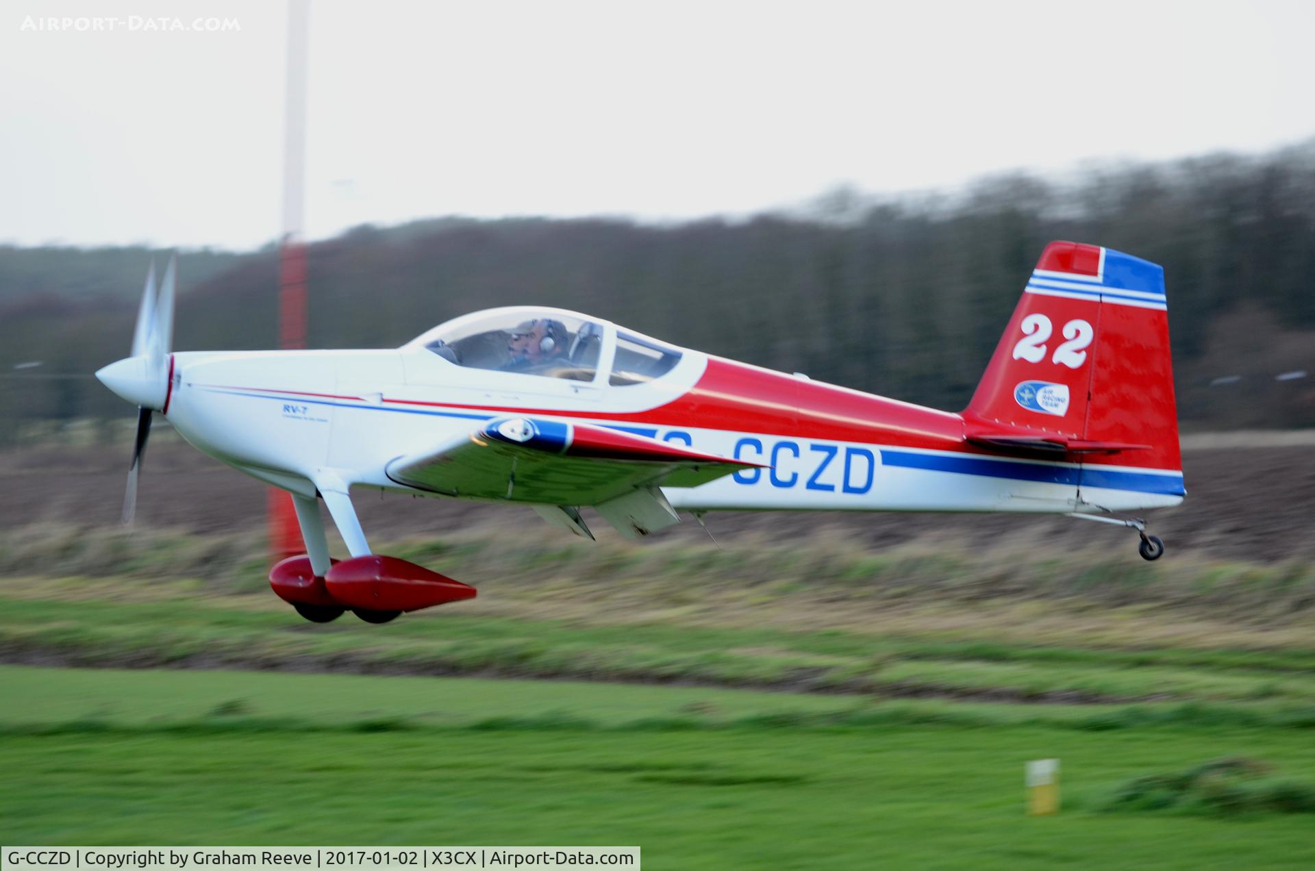 G-CCZD, 2004 Vans RV-7 C/N PFA 323-14087, Landing at Northrepps.