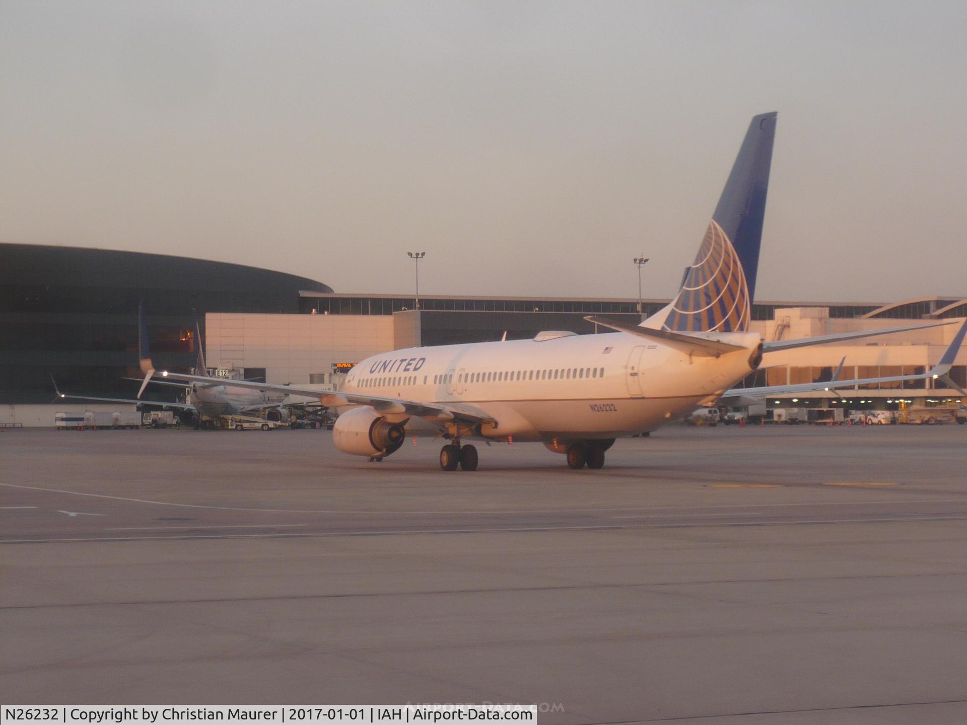 N26232, 1999 Boeing 737-824 C/N 28942, Boeing 737-824