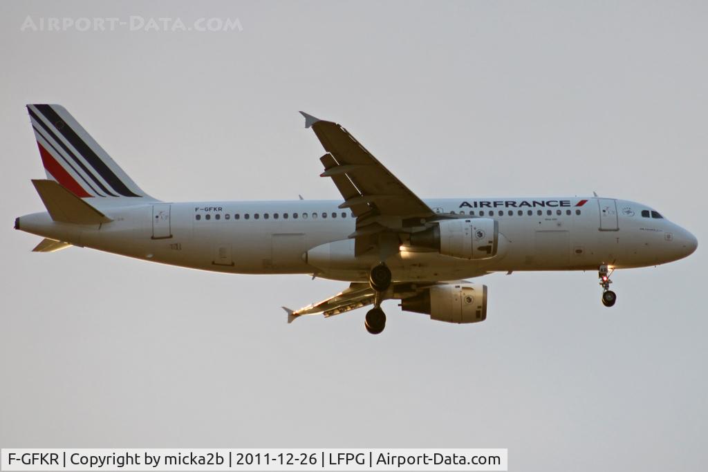 F-GFKR, 1991 Airbus A320-211 C/N 0186, Landing