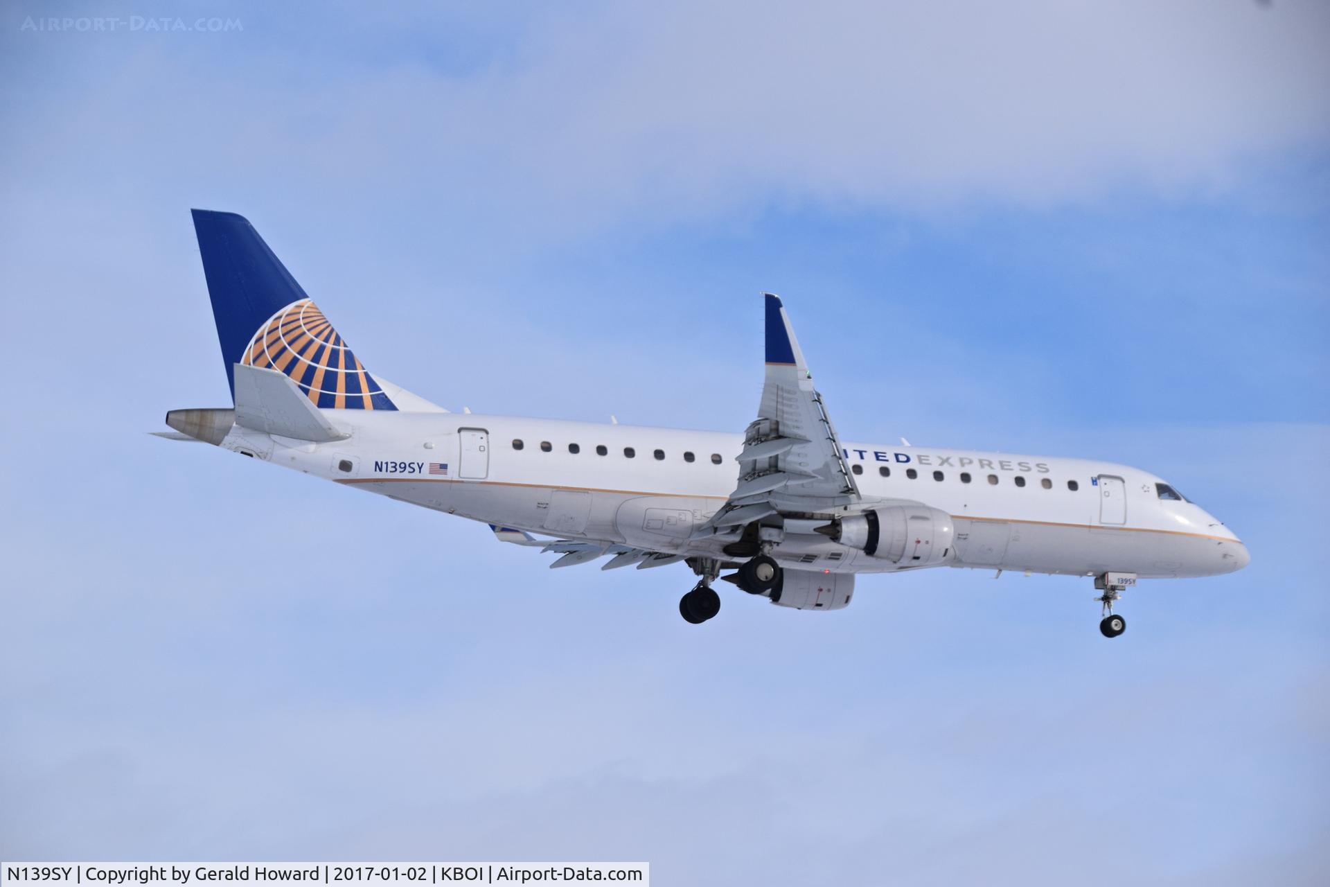 N139SY, 2015 Embraer 175LR (ERJ-170-200LR) C/N 17000468, On final for RWY 10L.