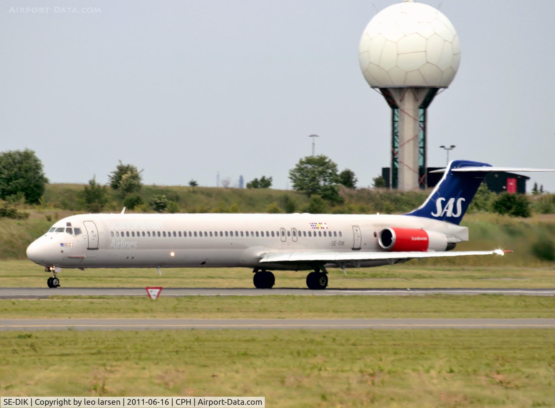 SE-DIK, 1988 McDonnell Douglas MD-82 (DC-9-82) C/N 49728, Copenhagen 16.6.11