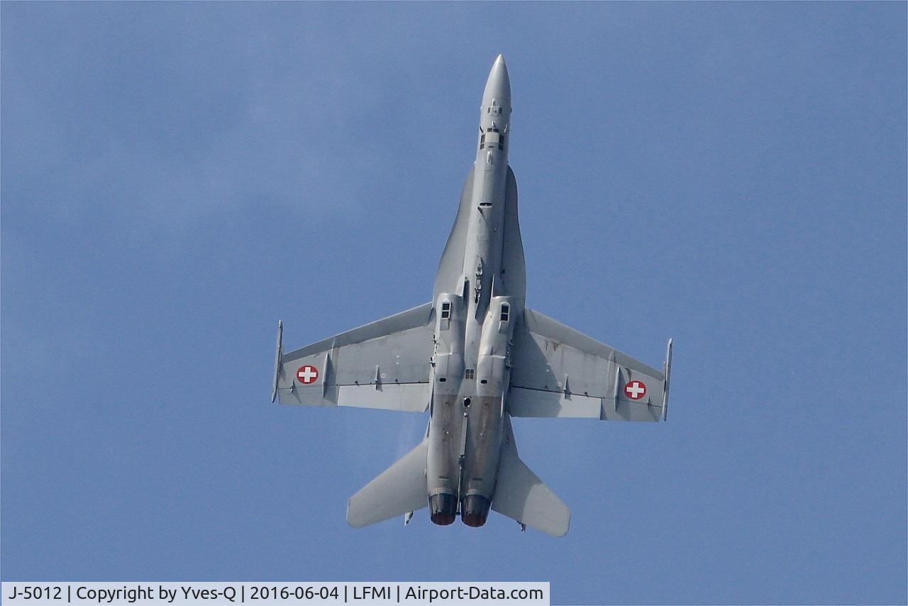 J-5012, McDonnell Douglas F/A-18C Hornet C/N 1352/SFC012, Swiss Air Force McDonnell Douglas FA-18C Hornet, On display, Istres-Le Tubé Air Base 125 (LFMI-QIE) open day 2016