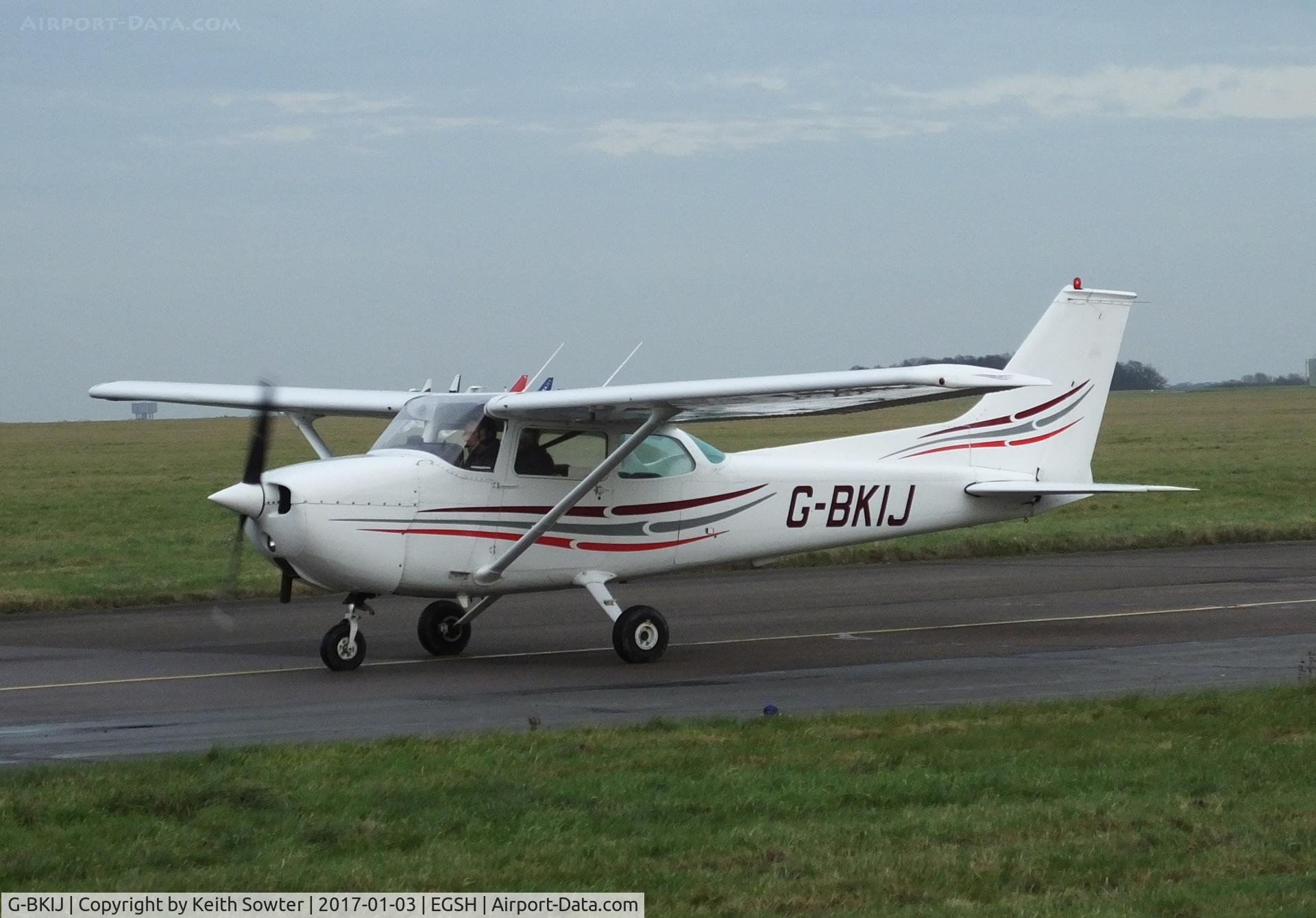 G-BKIJ, 1972 Reims F172M Skyhawk Skyhawk C/N 0920, Taxying to parking