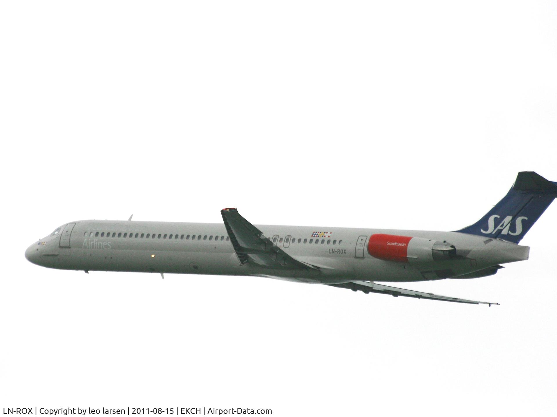 LN-ROX, 1988 McDonnell Douglas MD-82 (DC-9-82) C/N 49603, Copenhagen 15.8.11