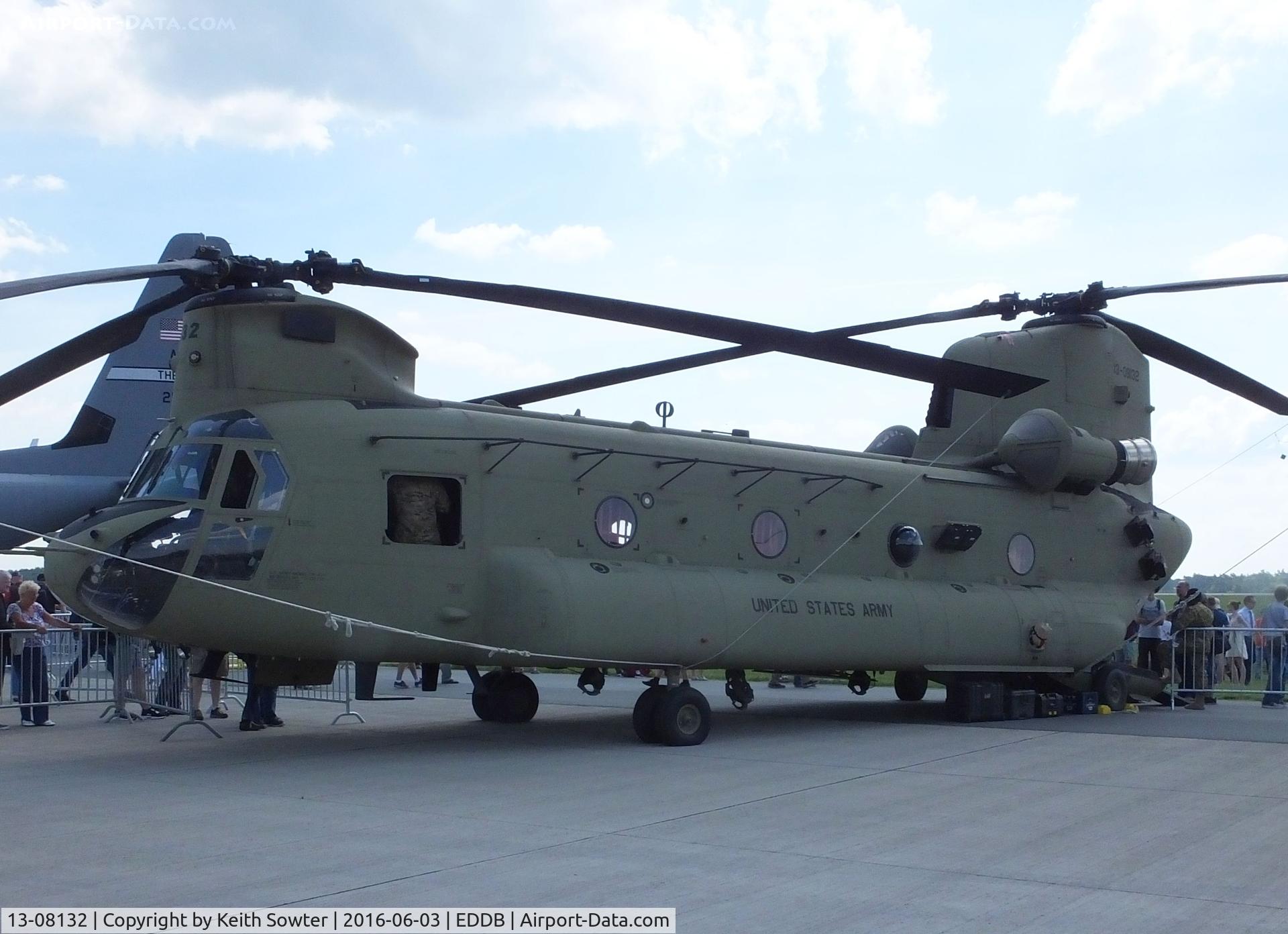 13-08132, Boeing CH-47F Chinook C/N M.8132, Berlin ILA