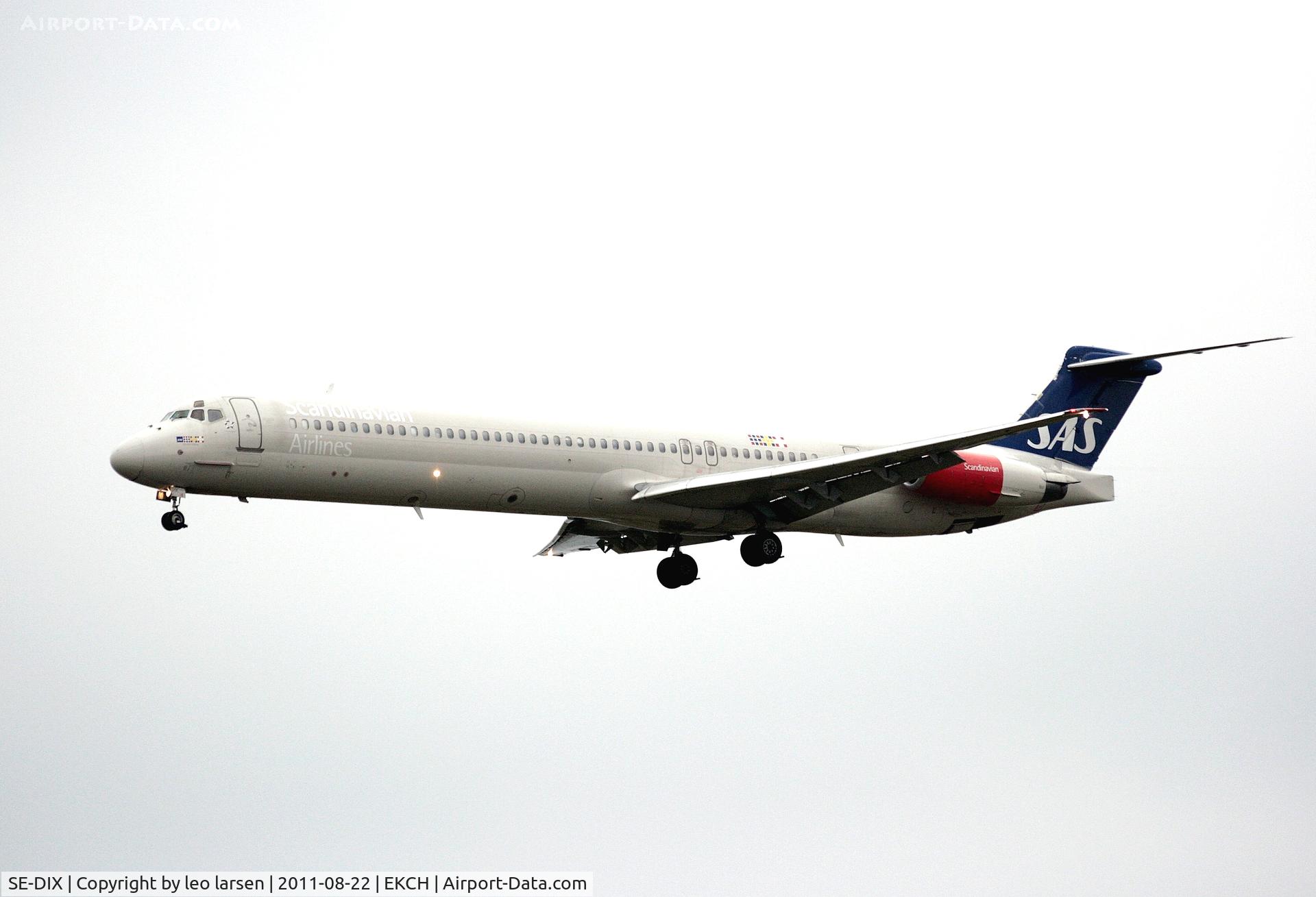 SE-DIX, 1990 McDonnell Douglas MD-81 (DC-9-81) C/N 49998, Copenhagen 22.8.11