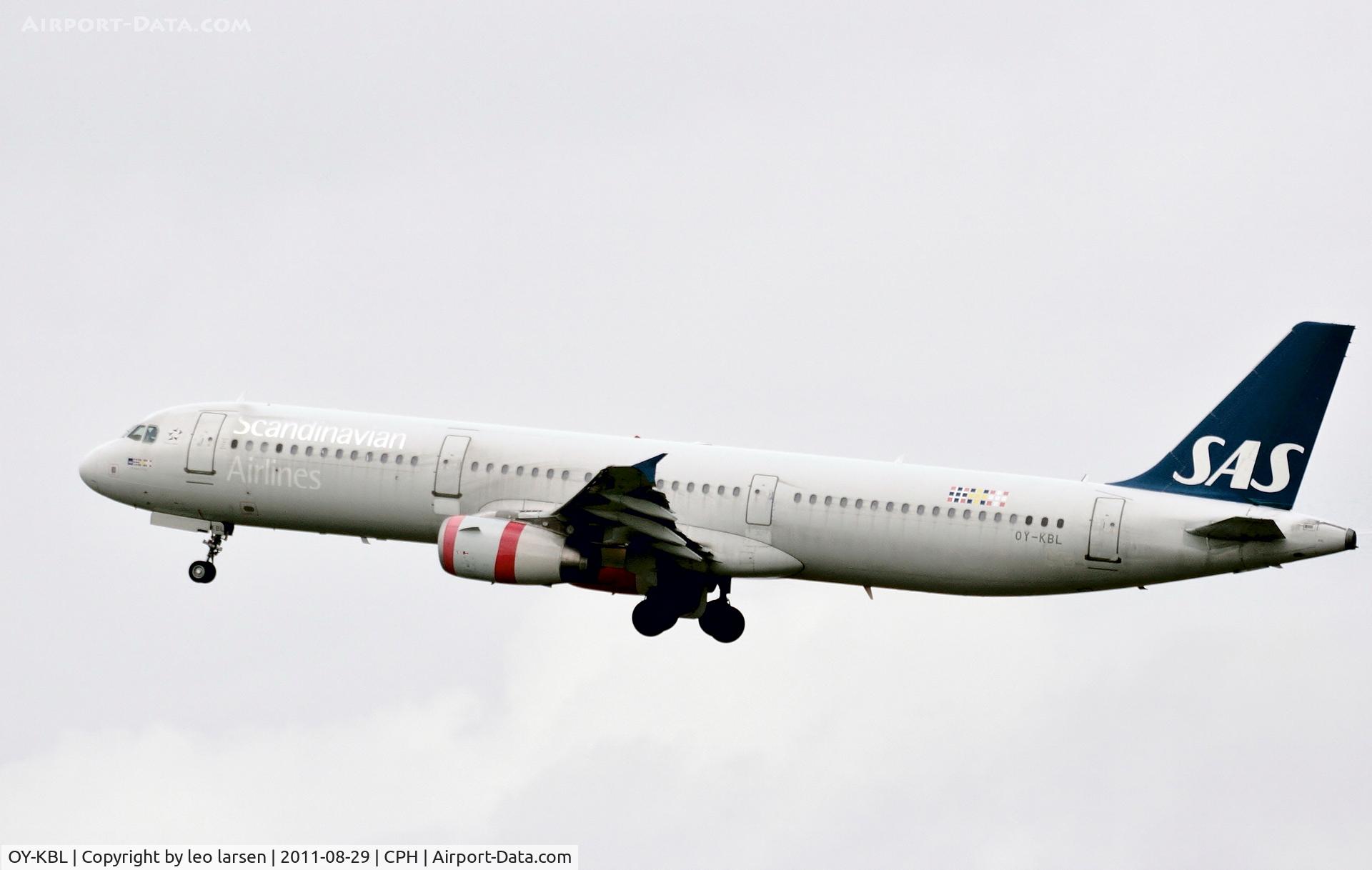 OY-KBL, 2001 Airbus A321-232 C/N 1619, Copenhagen 29.8.11