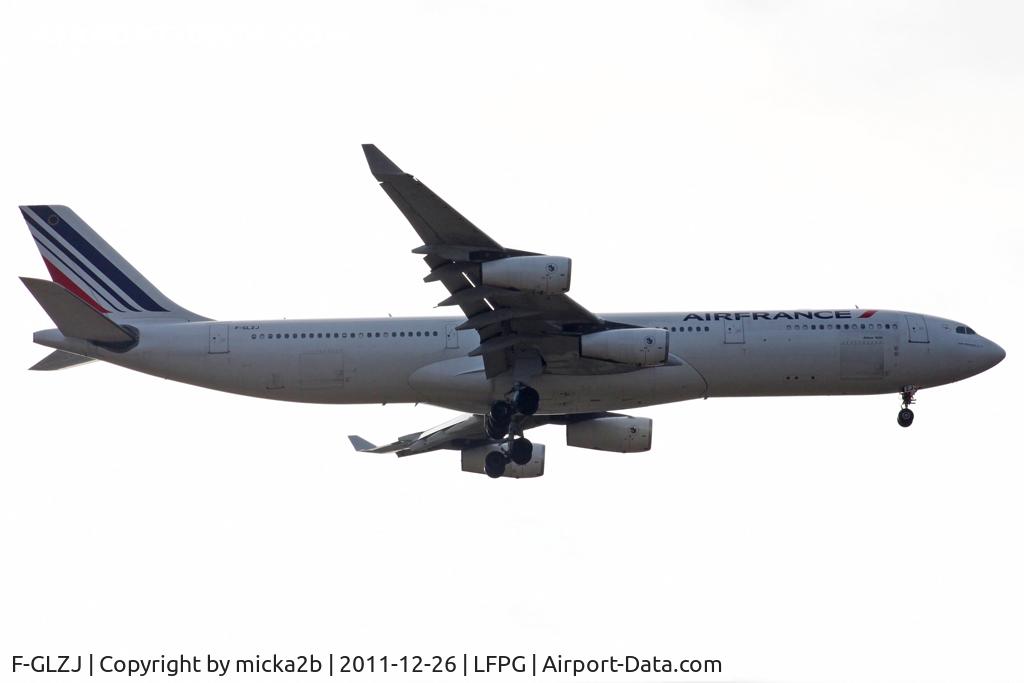 F-GLZJ, 1997 Airbus A340-313X C/N 186, Landing. Scrapped in July 2019.