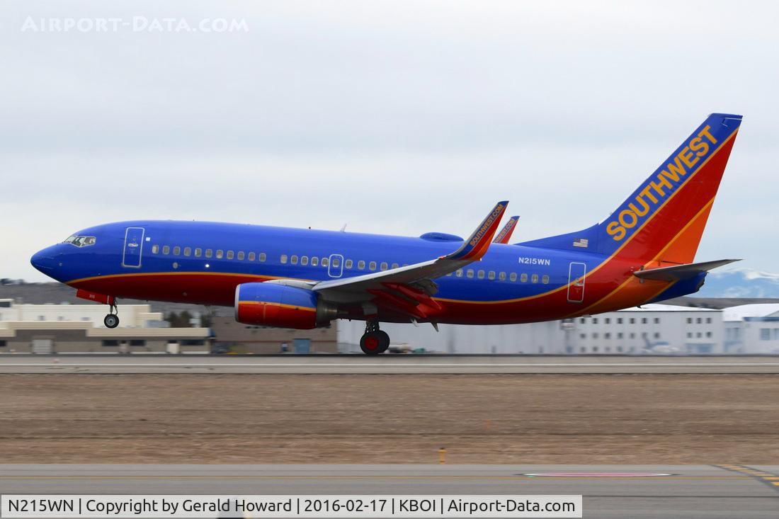 N215WN, 2005 Boeing 737-7H4 C/N 32487, Landing RWY 10L.