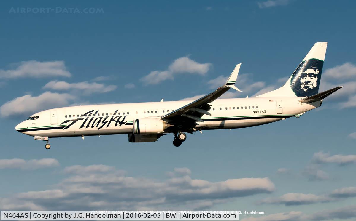 N464AS, 2014 Boeing 737-990/ER C/N 40714, On final.
