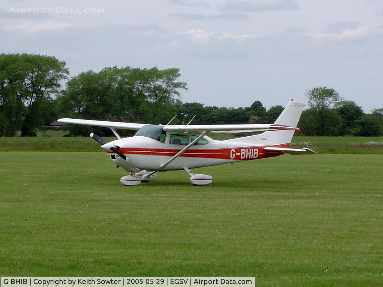 G-BHIB, 1980 Reims F182Q Skylane C/N 0134, Old Buckenham fly in