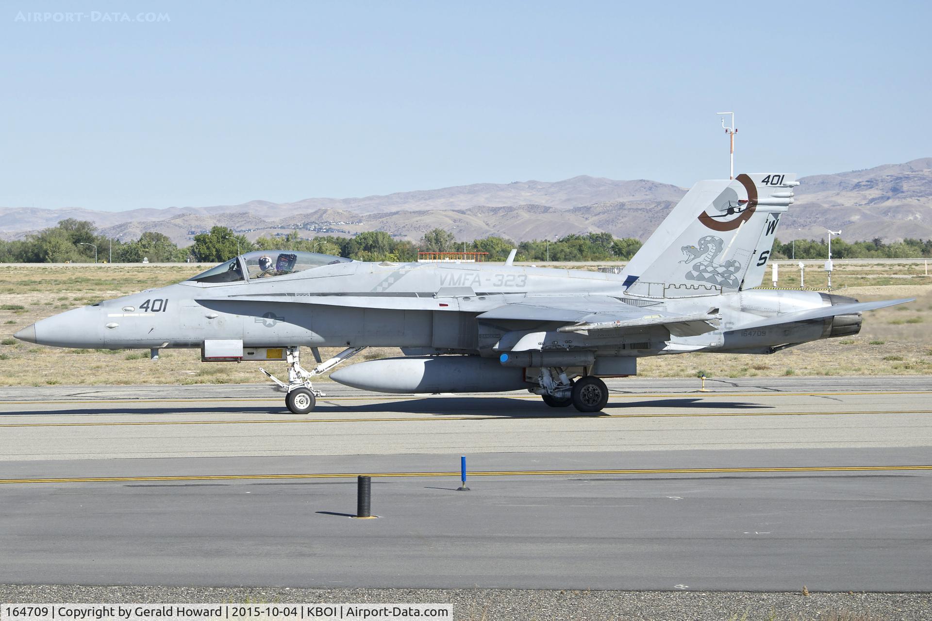 164709, McDonnell Douglas F/A-18C Hornet C/N 1151/C314, Taxing to RWY 10R.  VMFA-323 “Death Rattlers”, 3rd MAW, MAG-11, MCAS Miramar.