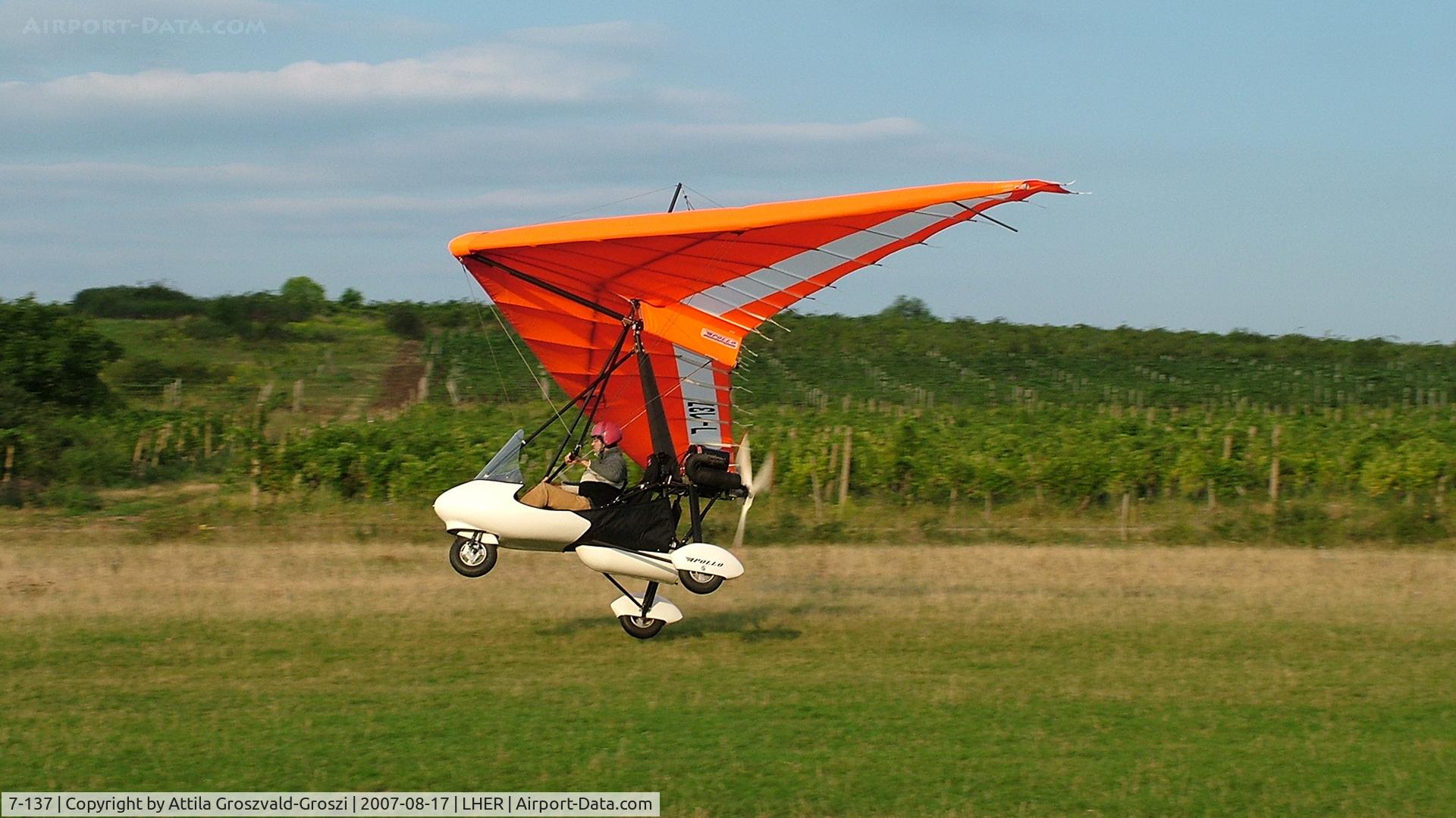 7-137, Halley Apollo CXMD C/N 250507, Eger, Apollo Airport, Hungary
