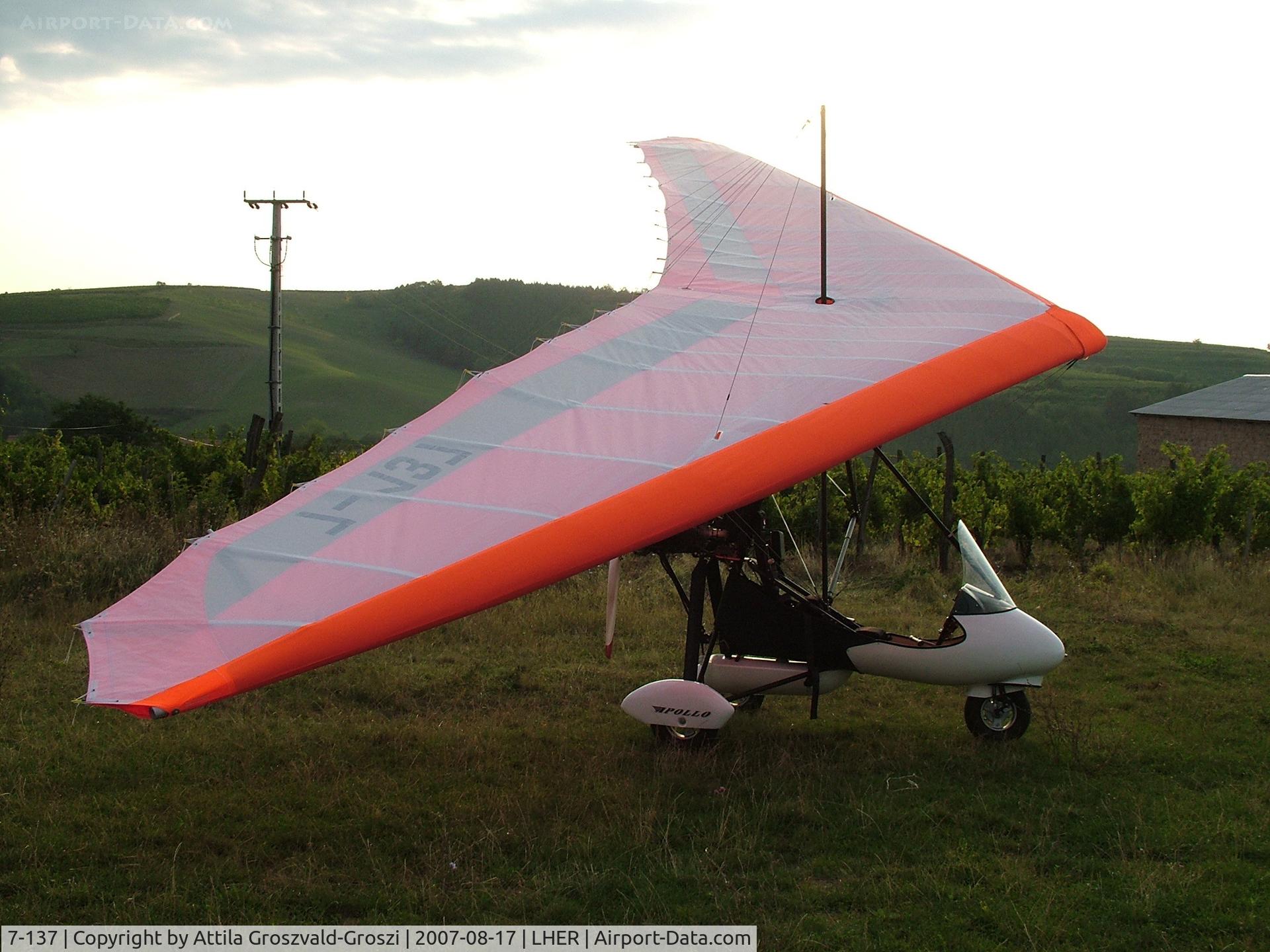7-137, Halley Apollo CXMD C/N 250507, Eger, Apollo Airport, Hungary
