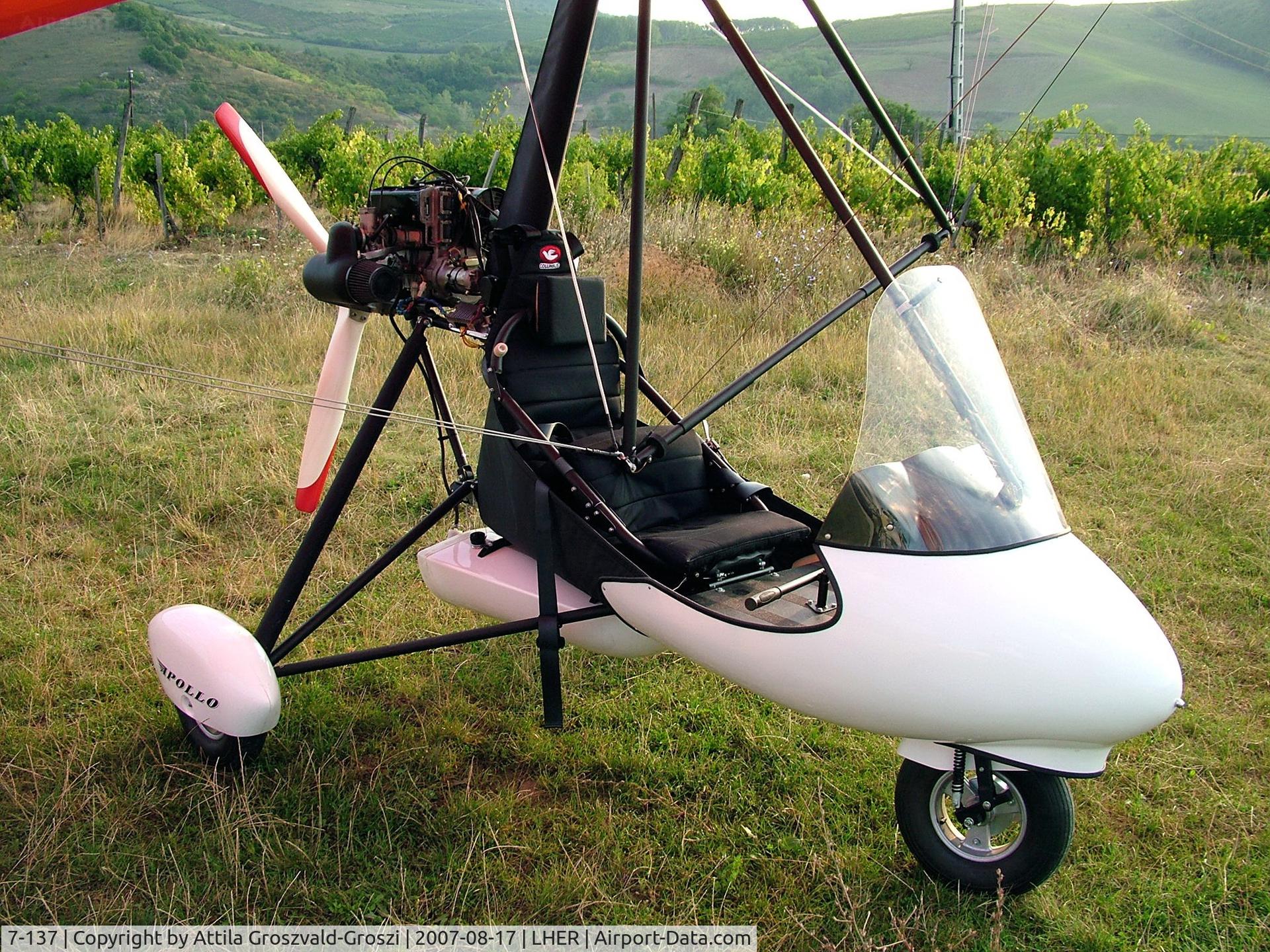 7-137, Halley Apollo CXMD C/N 250507, Eger, Apollo Airport, Hungary