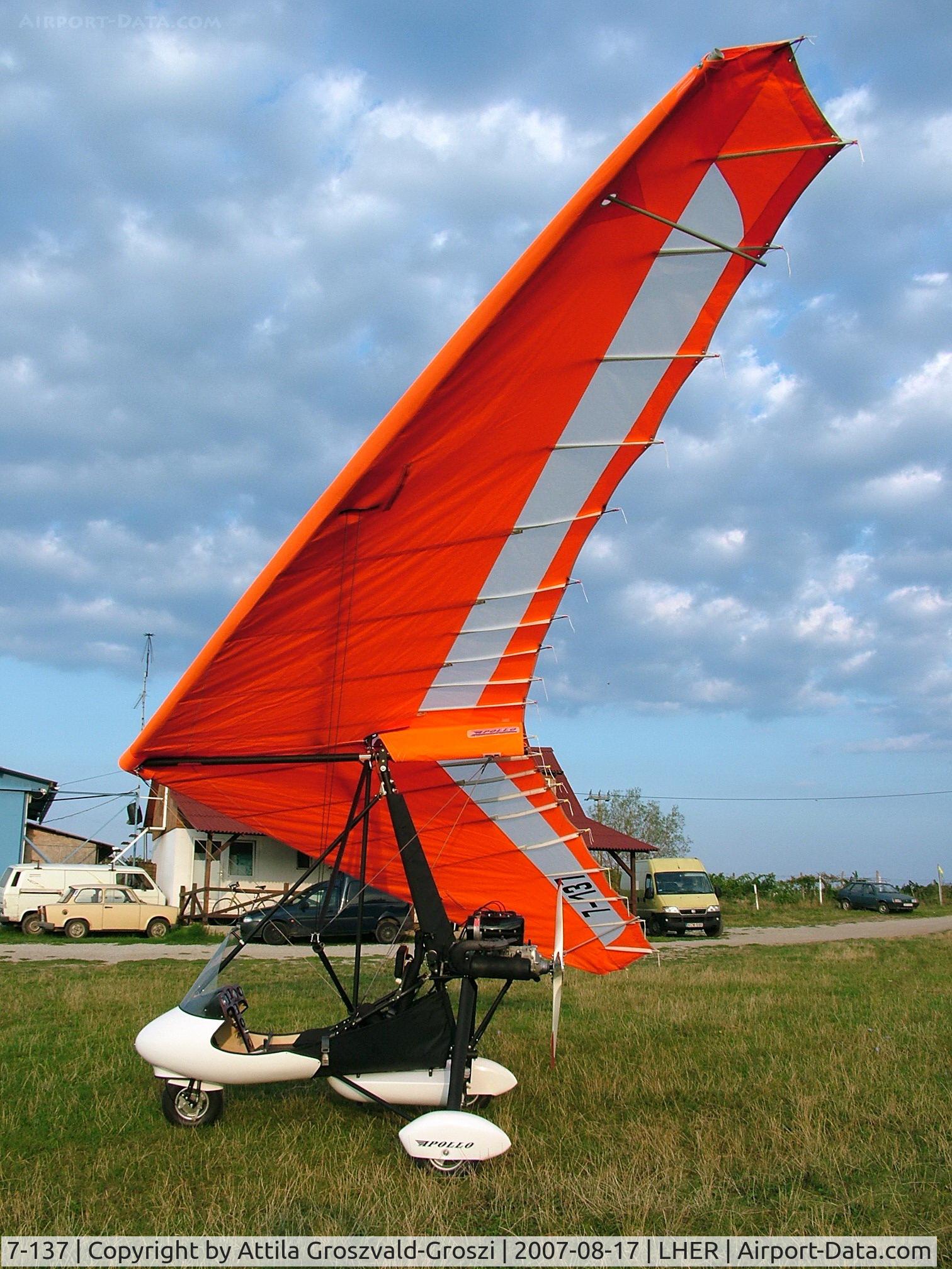 7-137, Halley Apollo CXMD C/N 250507, Eger, Apollo Airport, Hungary
