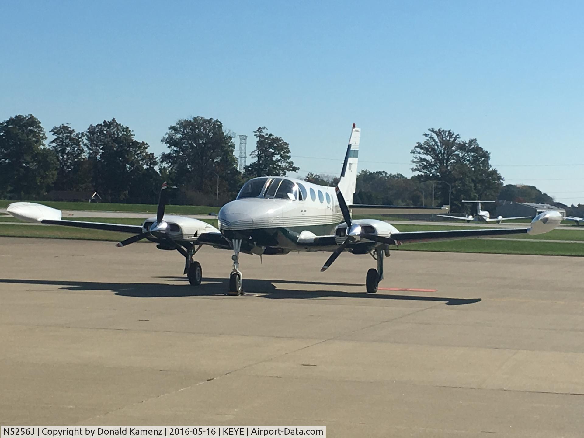 N5256J, 1977 Cessna 340A C/N 340A0403, KEYE flightline