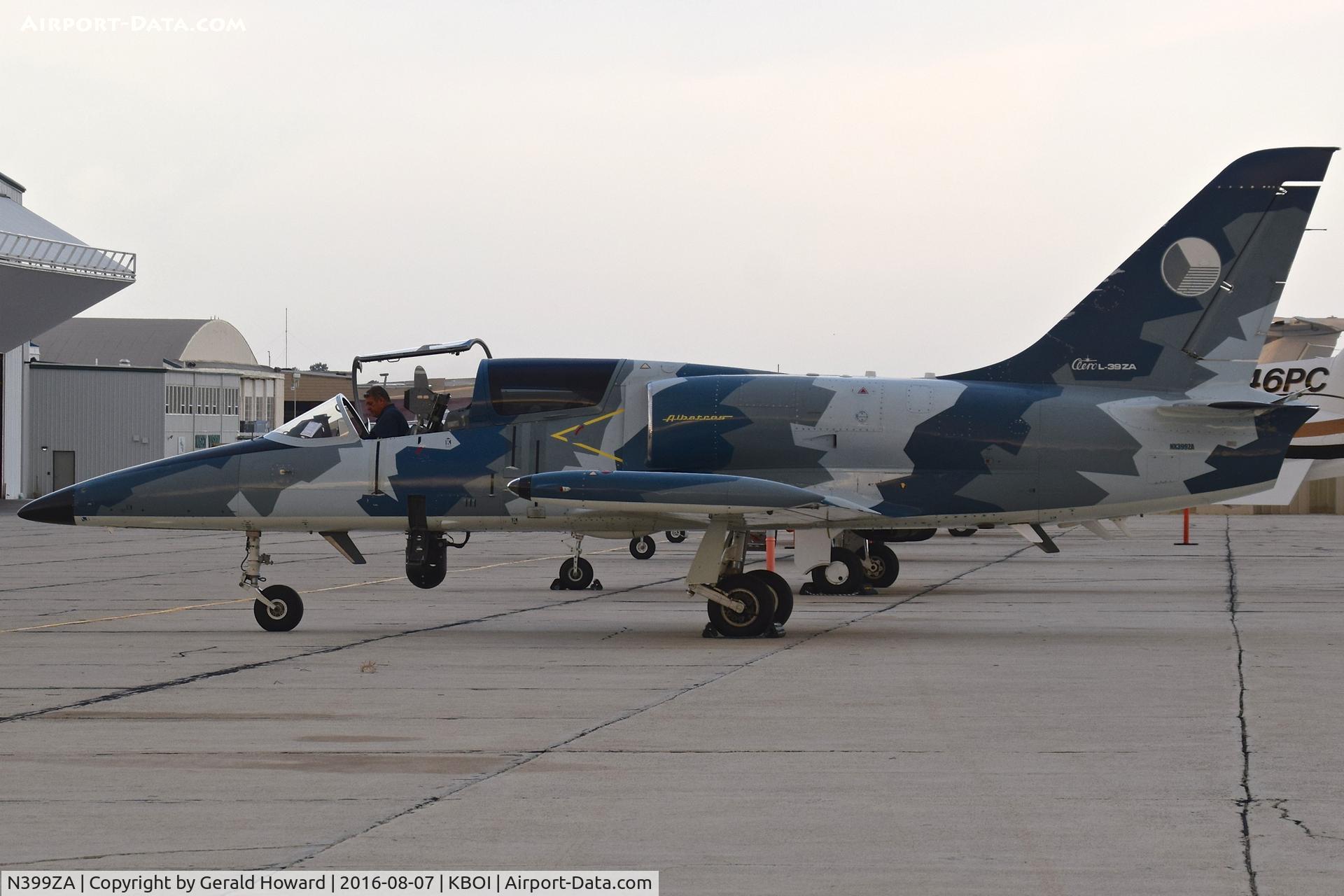 N399ZA, 1983 Aero L-39ZA Albatros C/N 332641, Early morning.