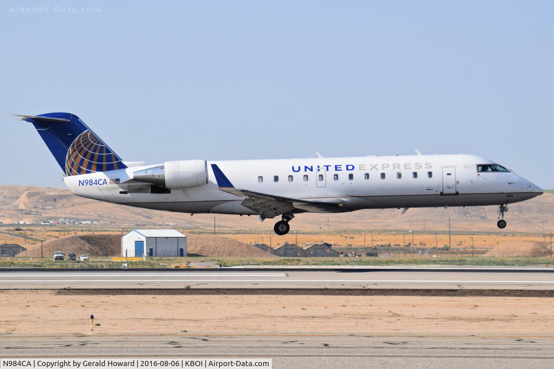 N984CA, 1997 Canadair CRJ-100ER (CL-600-2B19) C/N 7171, Landing RWY 28R.