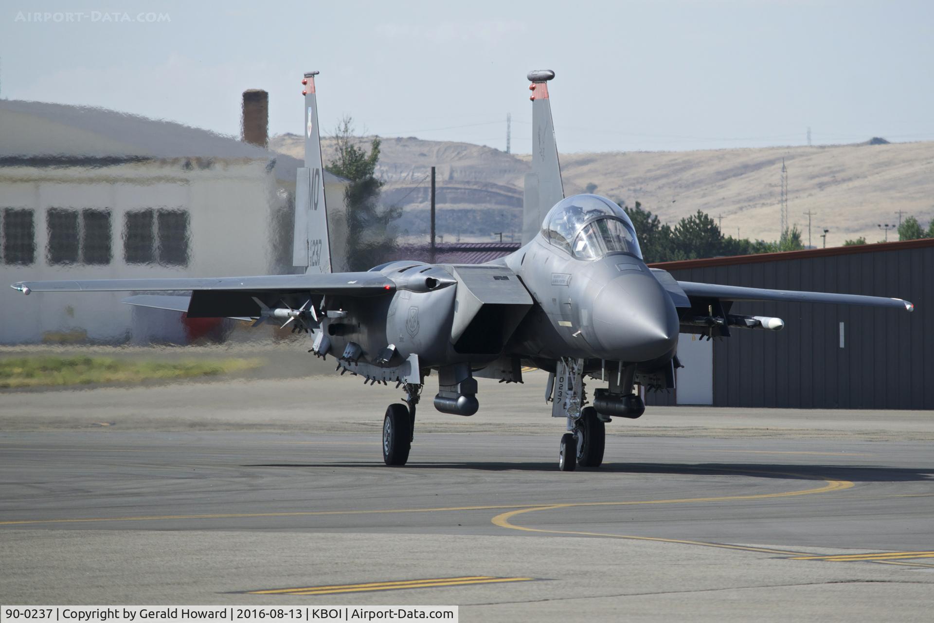 90-0237, 1990 McDonnell Douglas F-15E Strike Eagle C/N 1168/E139, Taxing to RWY 10R. 391st Fighter Sq., 