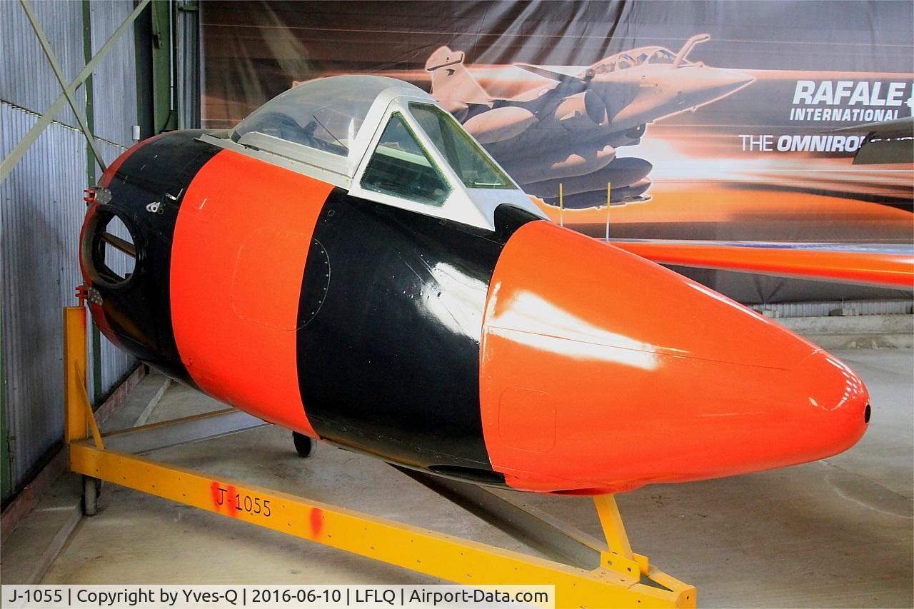 J-1055, De Havilland DH-100 Vampire FB.6 C/N 966, De Havilland DH-100 Vampire FB.6, Airframe nose preserved at Musée Européen de l'Aviation de Chasse, Montélimar-Ancône airfield (LFLQ)