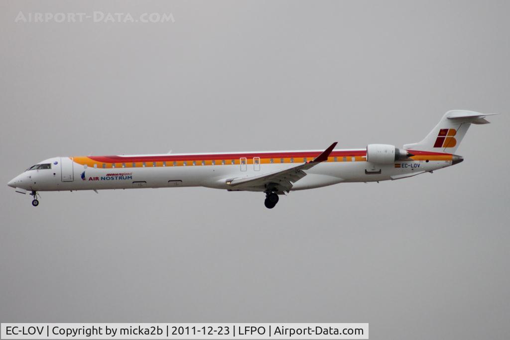 EC-LOV, 2011 Bombardier CRJ-1000ER NG (CL-600-2E25) C/N 19019, Landing
