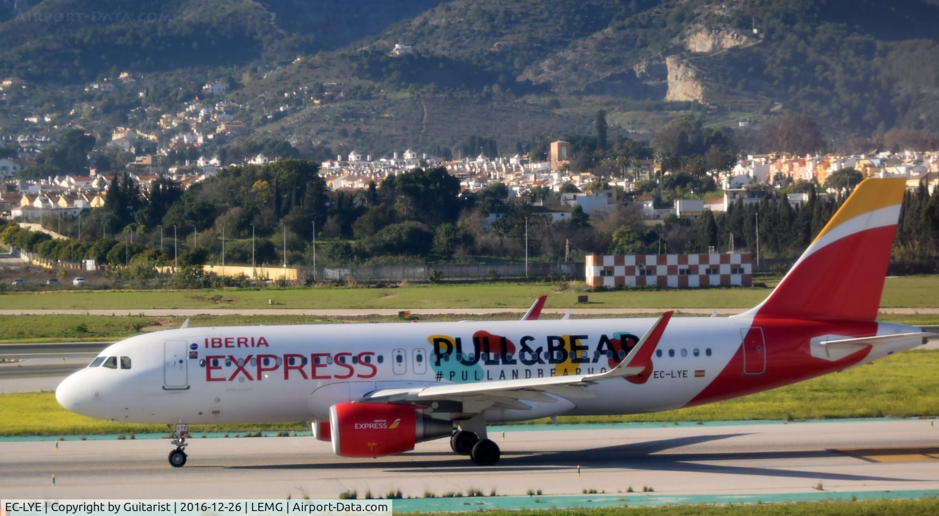 EC-LYE, 2013 Airbus A320-216 C/N 5729, At Malaga