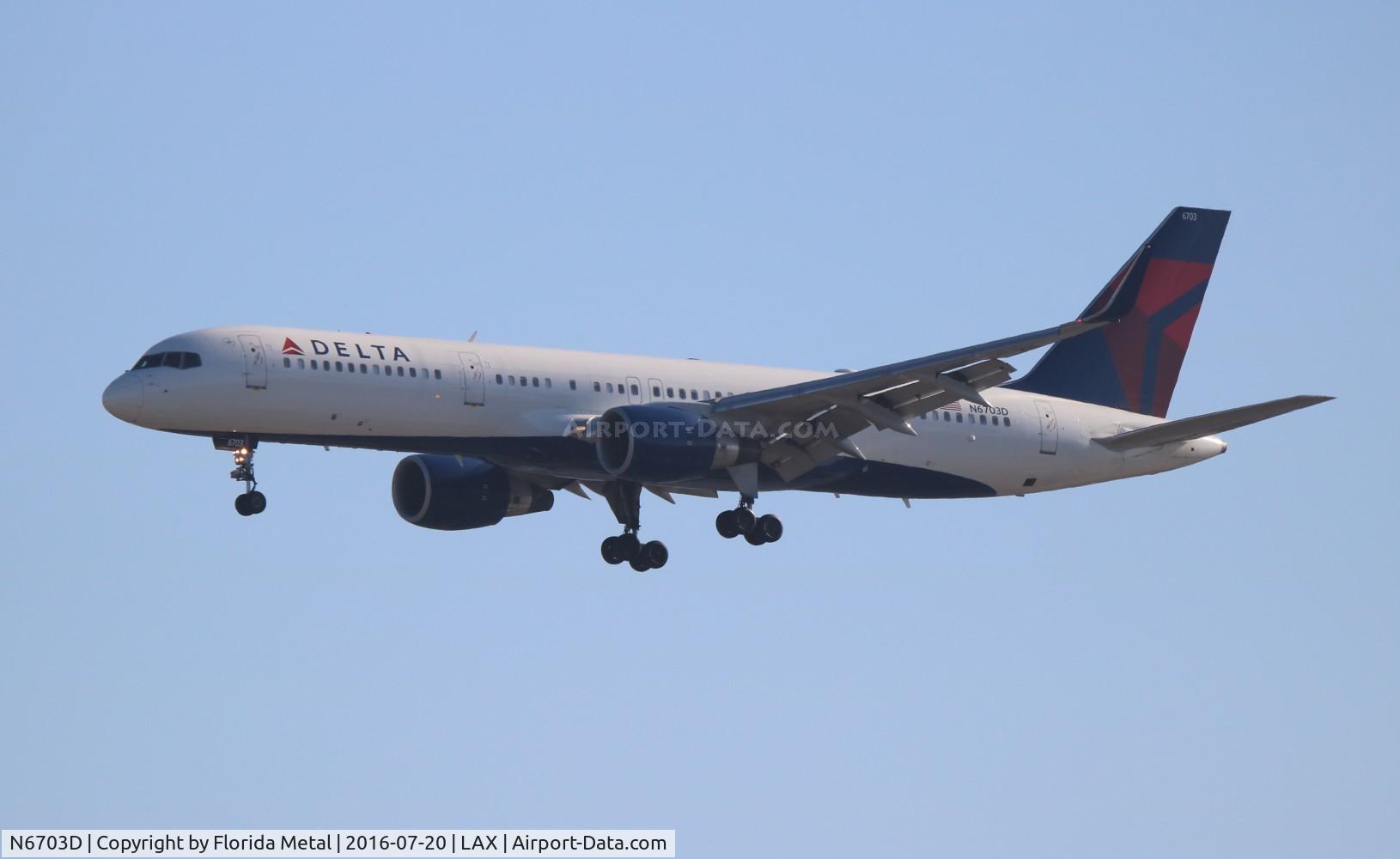 N6703D, 2000 Boeing 757-232 C/N 30234, Delta