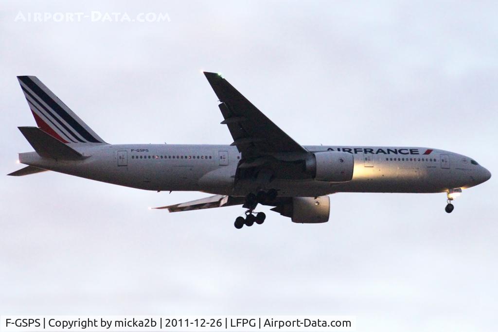 F-GSPS, 2001 Boeing 777-228/ER C/N 32306, Landing