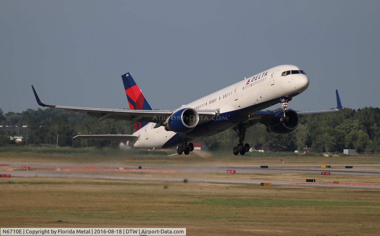 N6710E, 2000 Boeing 757-232 C/N 30482, Delta