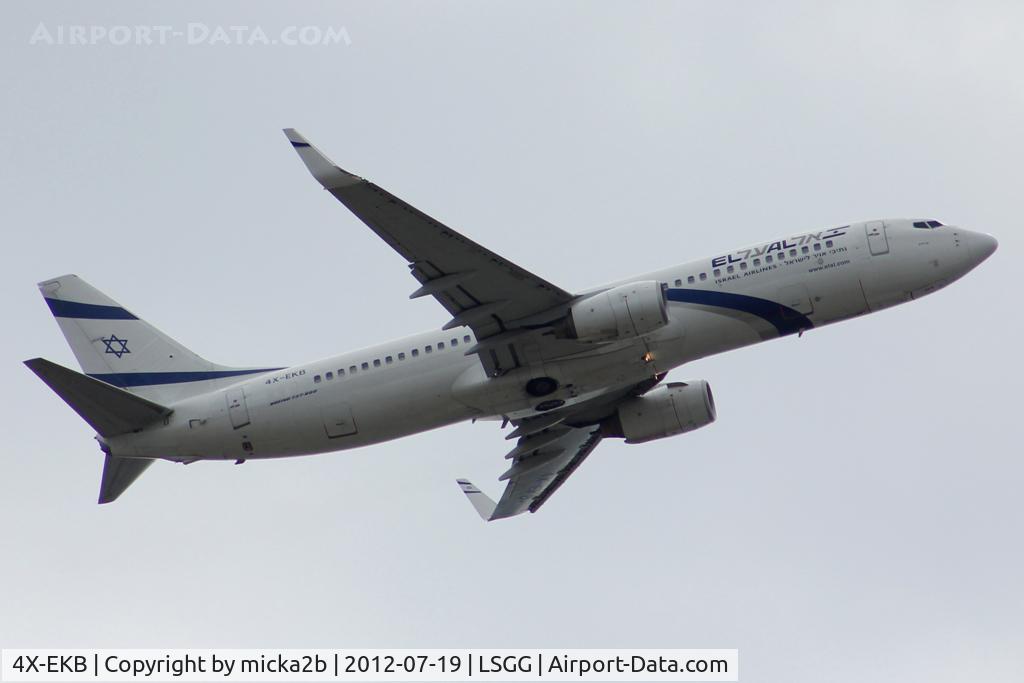 4X-EKB, 1999 Boeing 737-858 C/N 29958, Take off