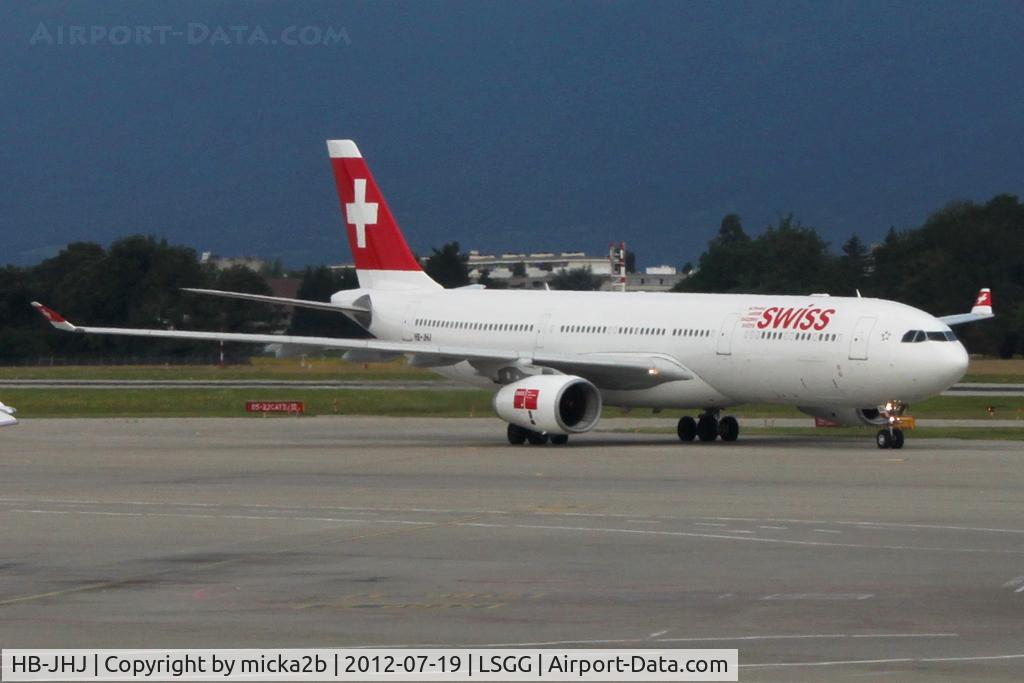 HB-JHJ, 2010 Airbus A330-343X C/N 1188, Taxiing