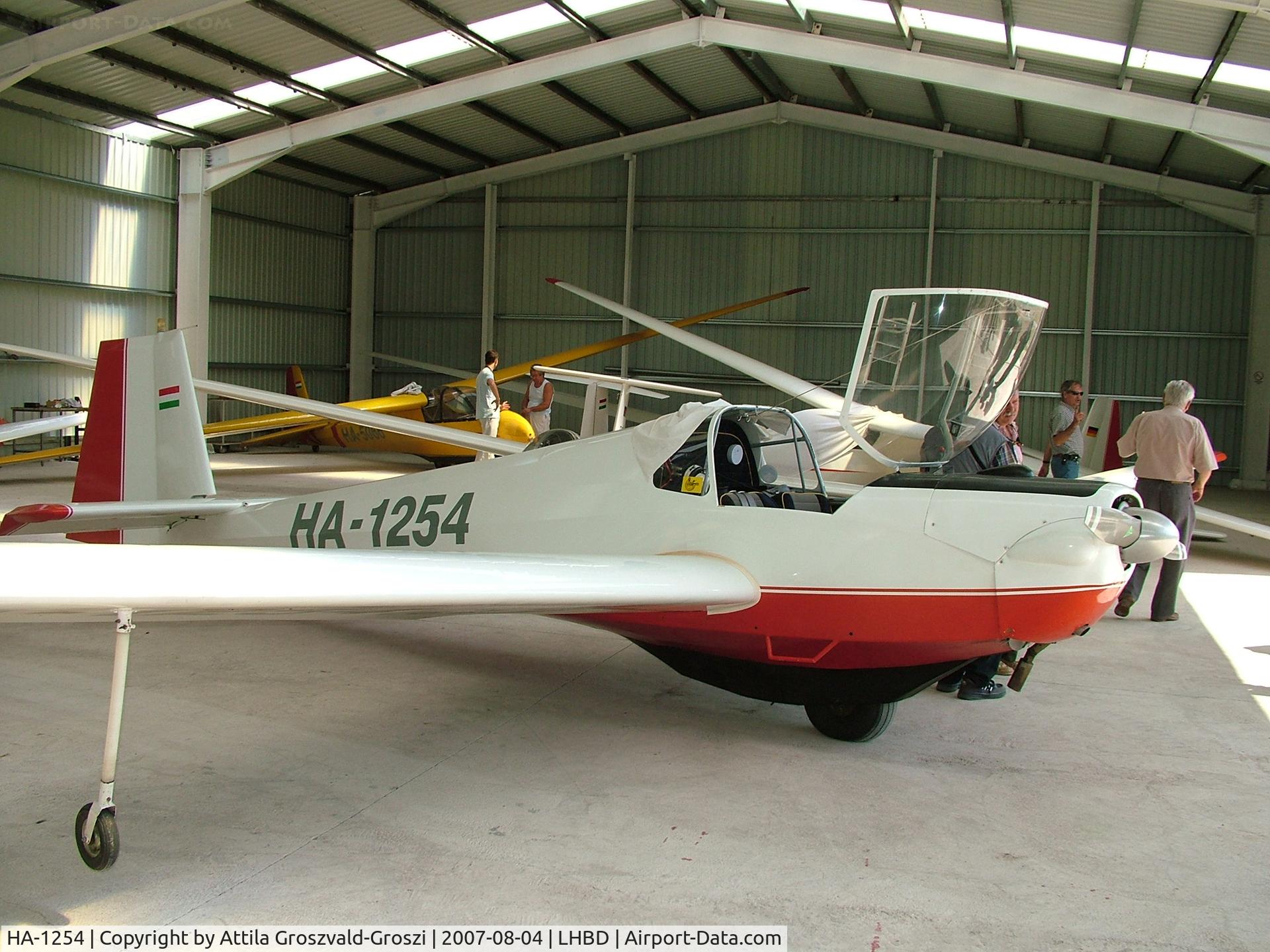 HA-1254, 1973 Scheibe SF-25C Falke C/N 4447, Börgönd Airport, Hungary