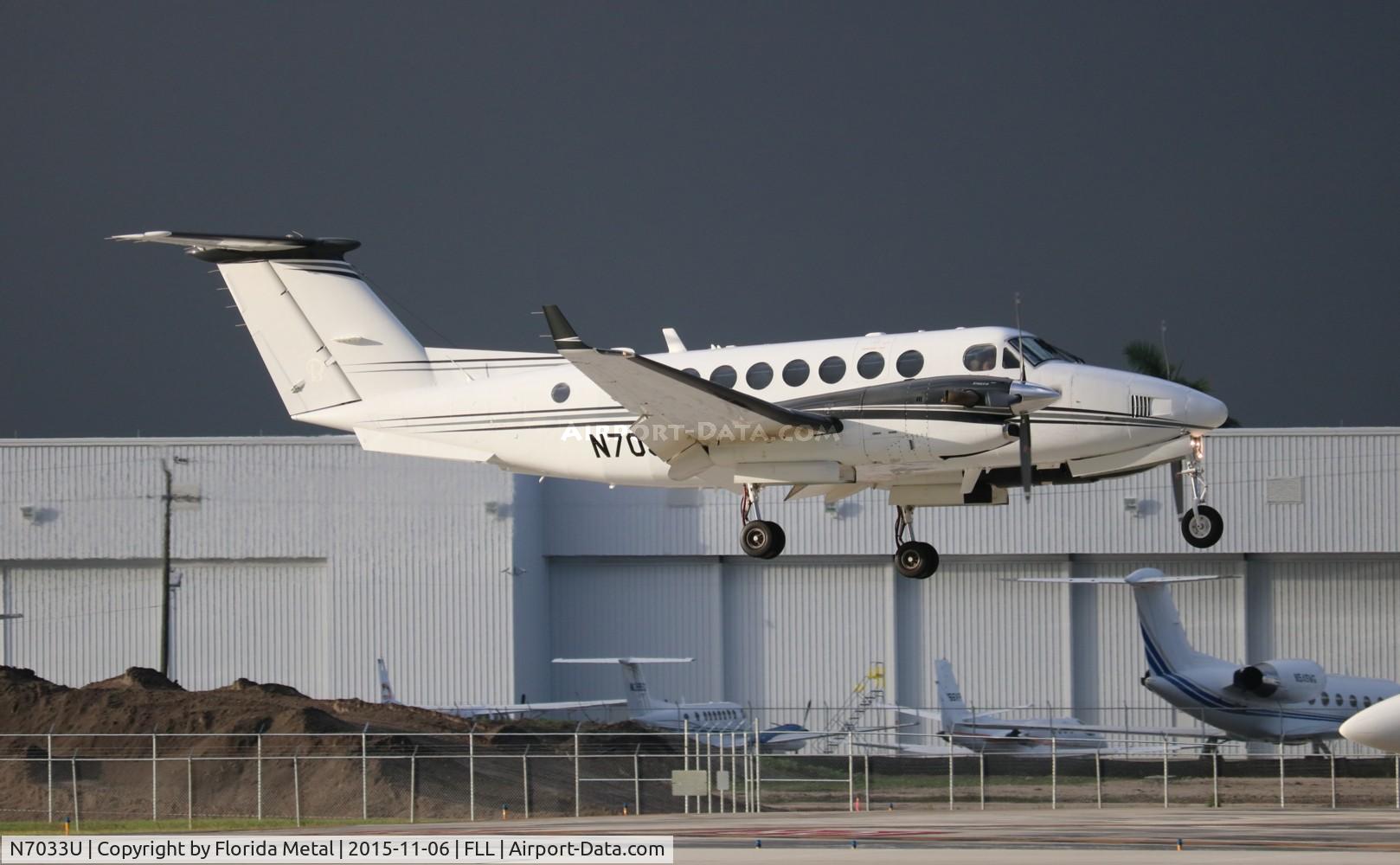 N7033U, Beechcraft 350C Super King Air (B300C) C/N FM-13, King Air 300