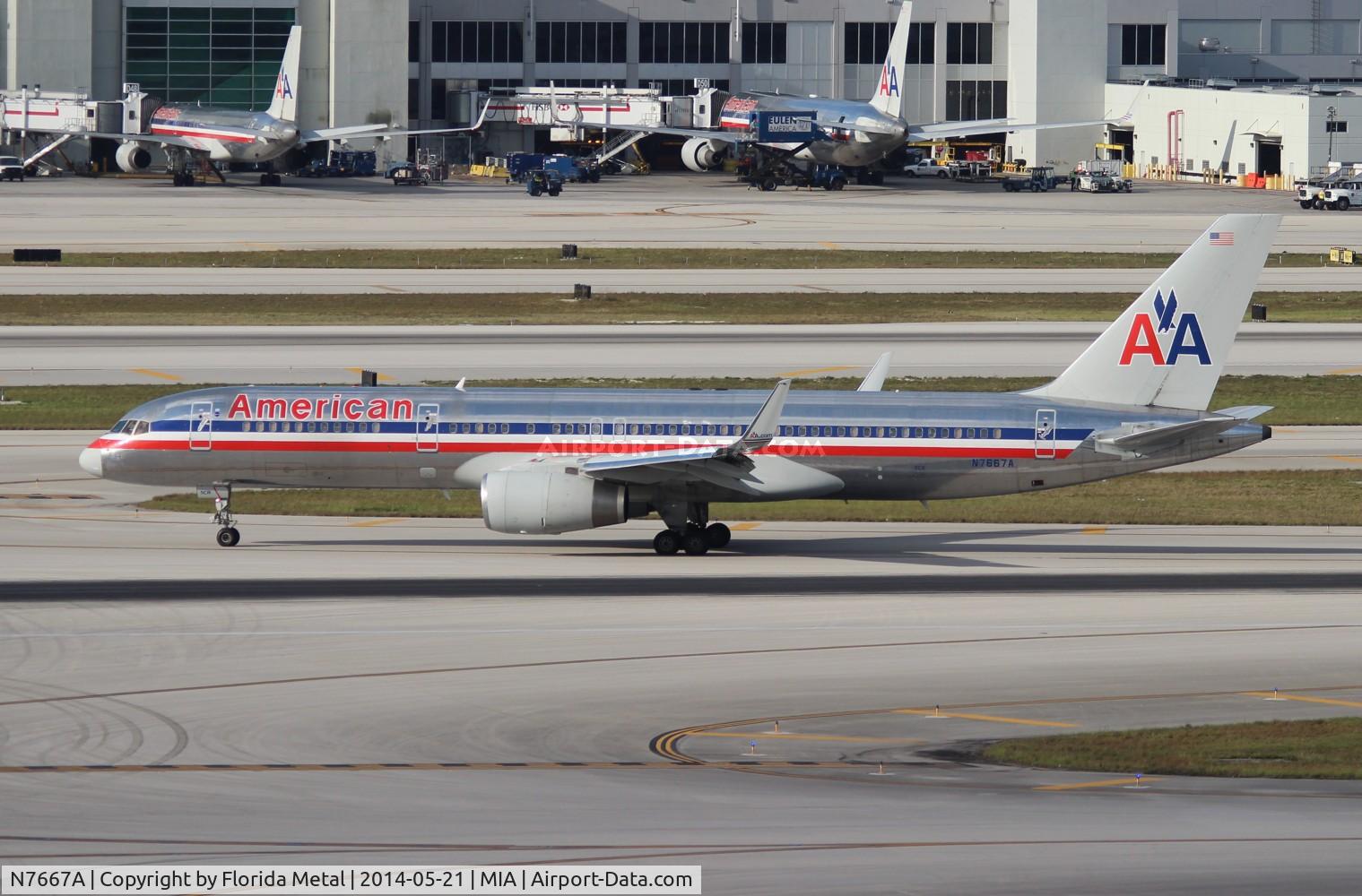 N7667A, 1992 Boeing 757-223 C/N 25301, American