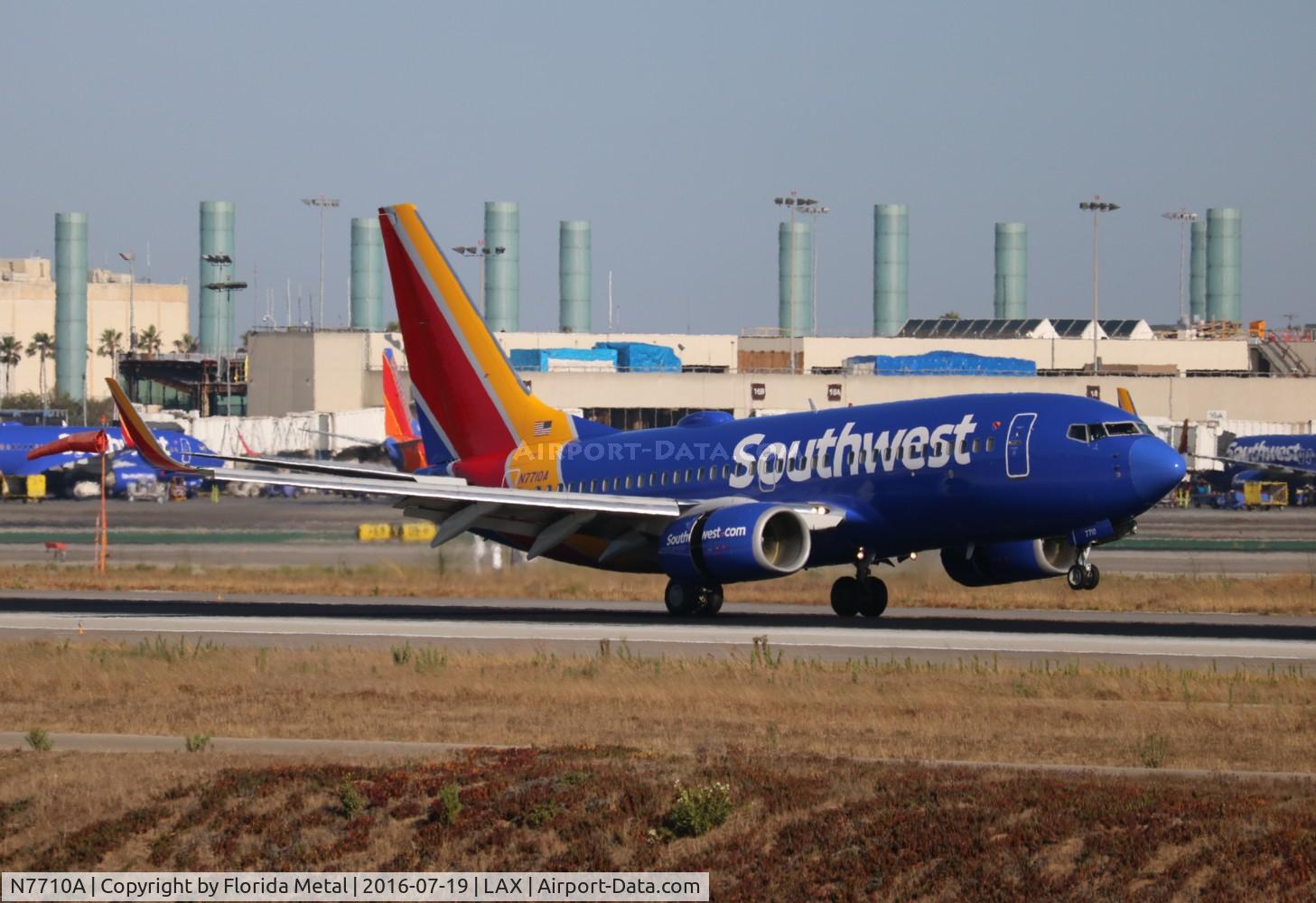N7710A, 2005 Boeing 737-76N C/N 32656, Southwest