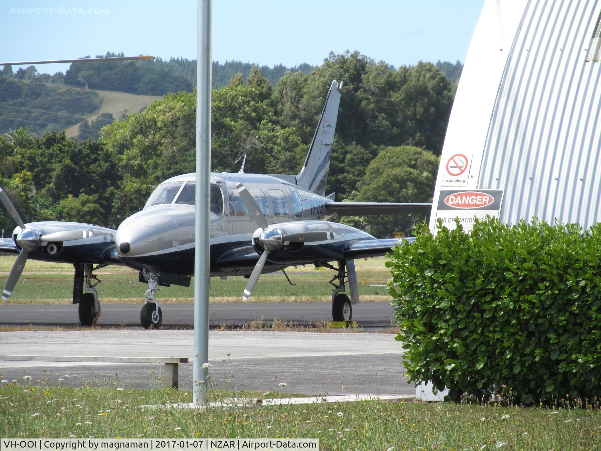 VH-OOI, 1979 Piper PA-31-325 Navajo C/R C/N 31-7912032, at Ardmore after regular run to keri keri